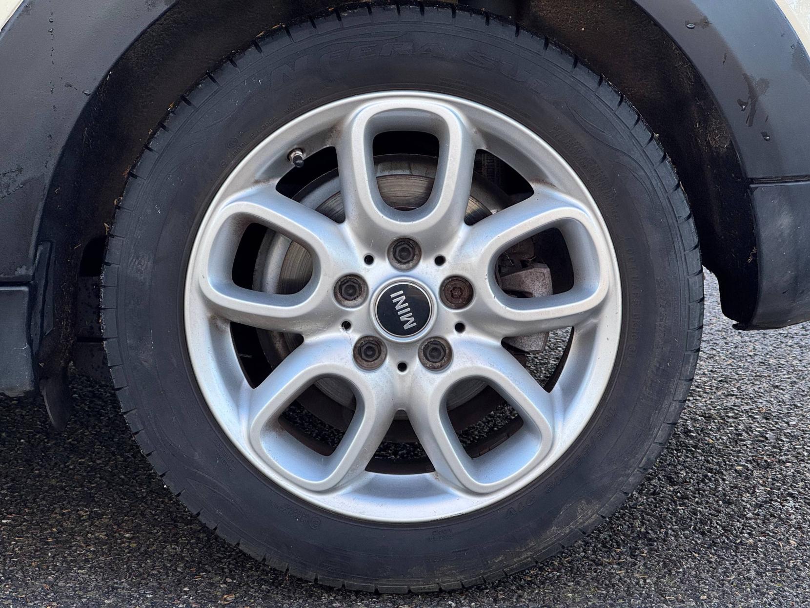 MINI Hatch 1.5 Cooper D Hatchback 5dr Diesel Manual Euro 6 (s/s) (116 ps)