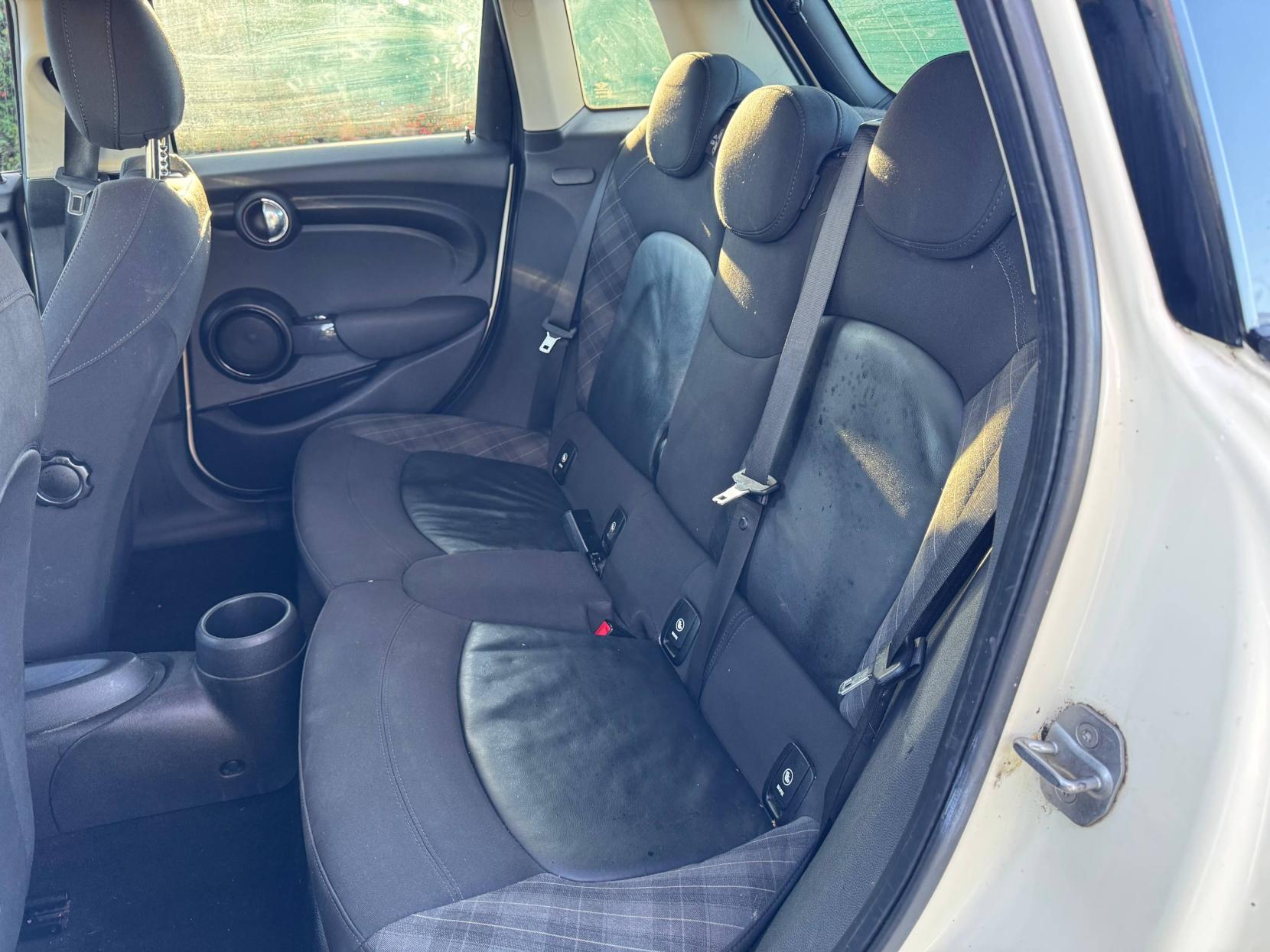 MINI Hatch 1.5 Cooper D Hatchback 5dr Diesel Manual Euro 6 (s/s) (116 ps)