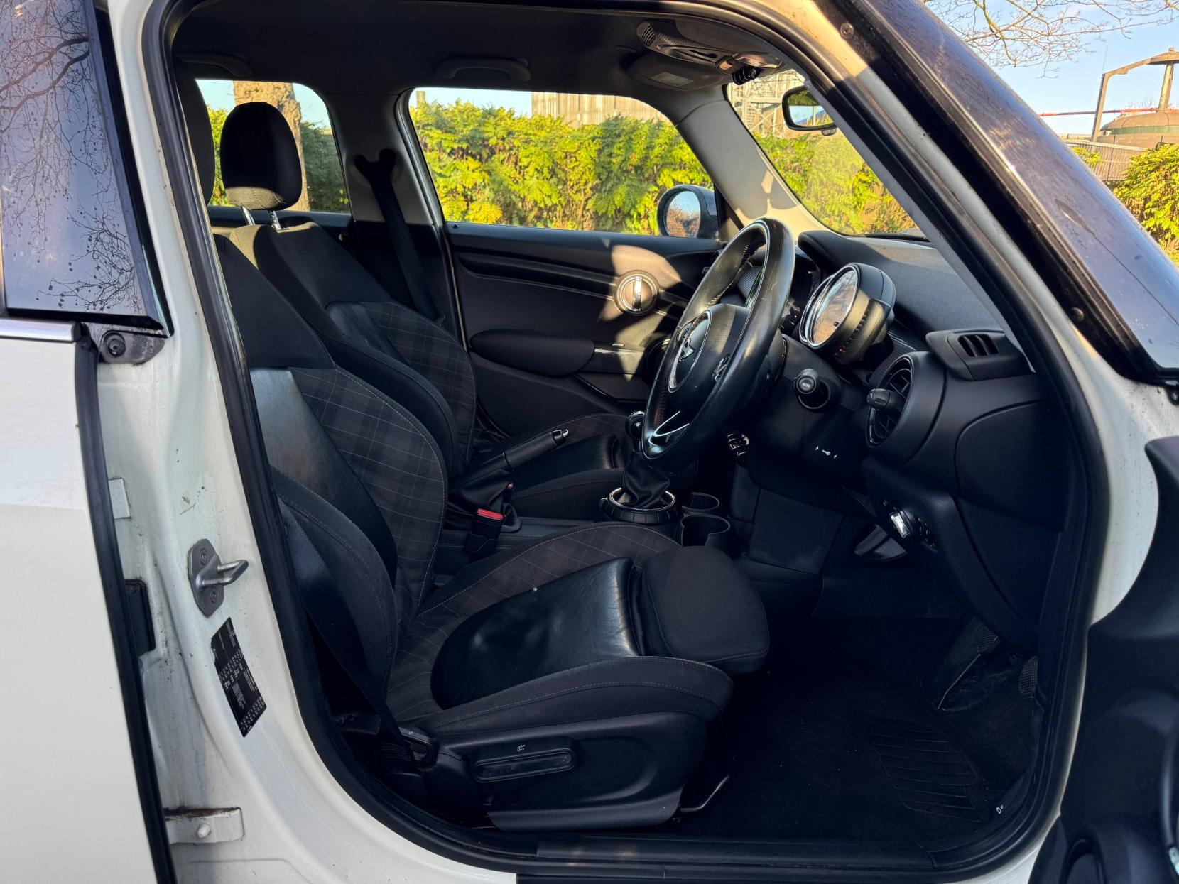 MINI Hatch 1.5 Cooper D Hatchback 5dr Diesel Manual Euro 6 (s/s) (116 ps)