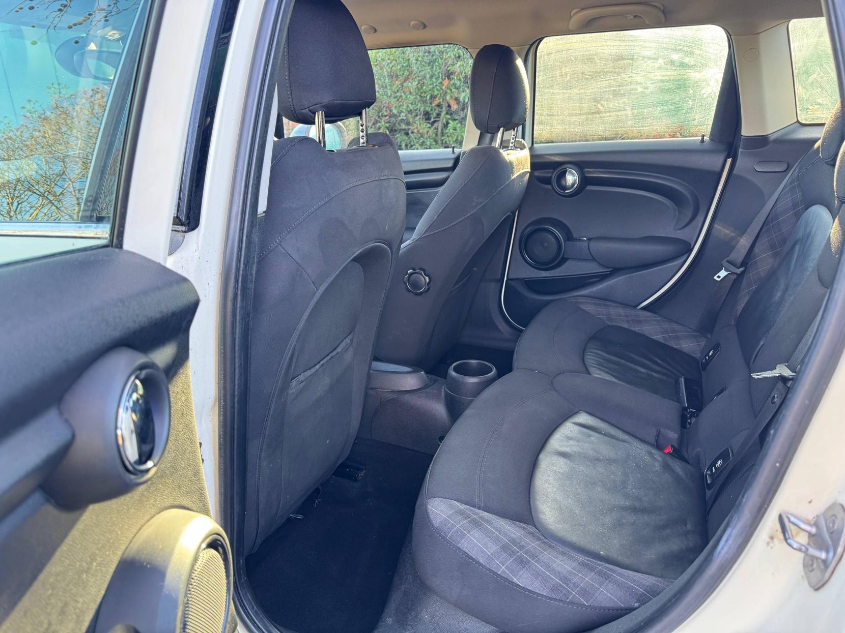 MINI Hatch 1.5 Cooper D Hatchback 5dr Diesel Manual Euro 6 (s/s) (116 ps)