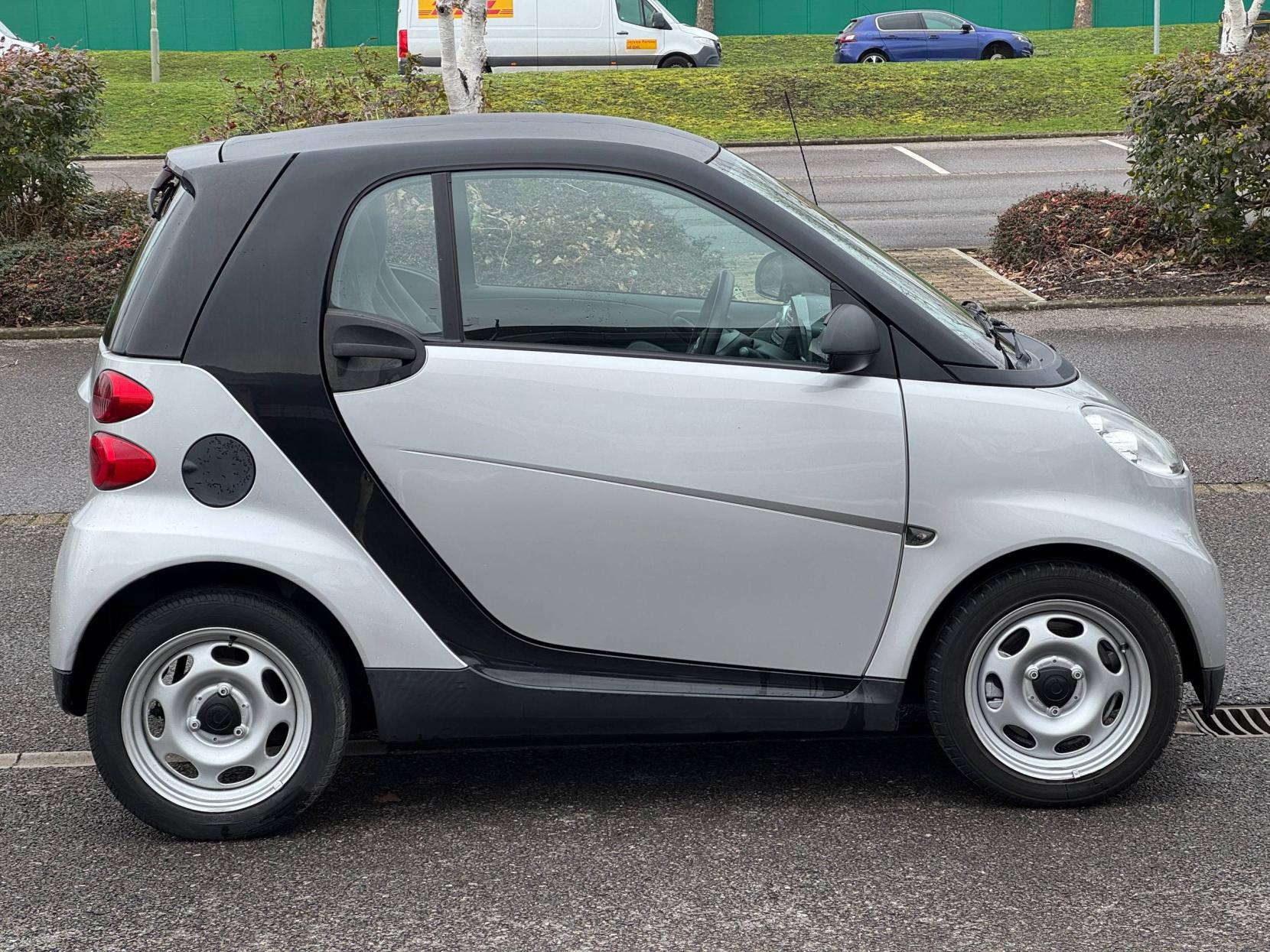 Smart fortwo 1.0 Pure Coupe 2dr Petrol Auto Euro 4 (61 bhp)