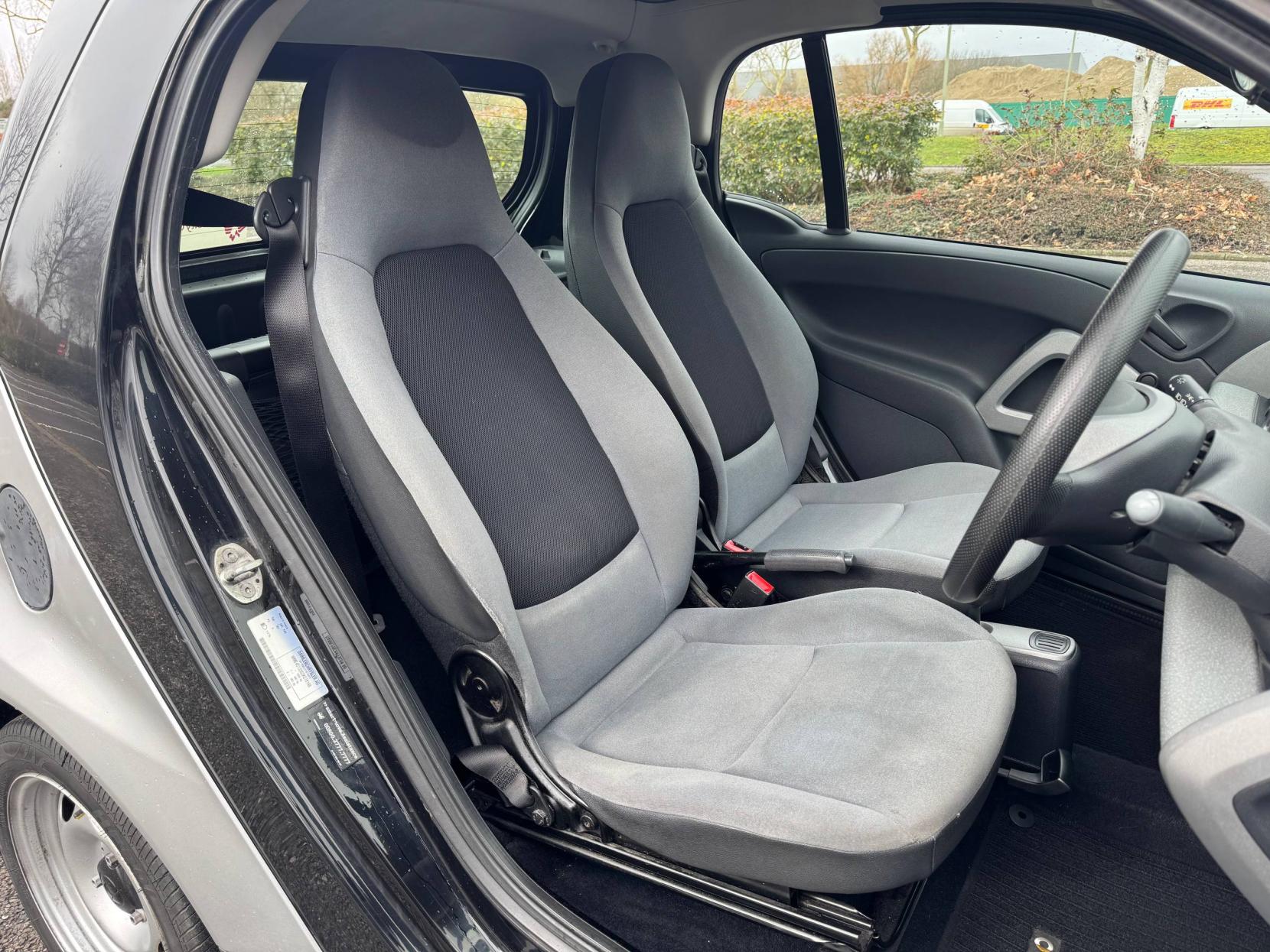 Smart fortwo 1.0 Pure Coupe 2dr Petrol Auto Euro 4 (61 bhp)