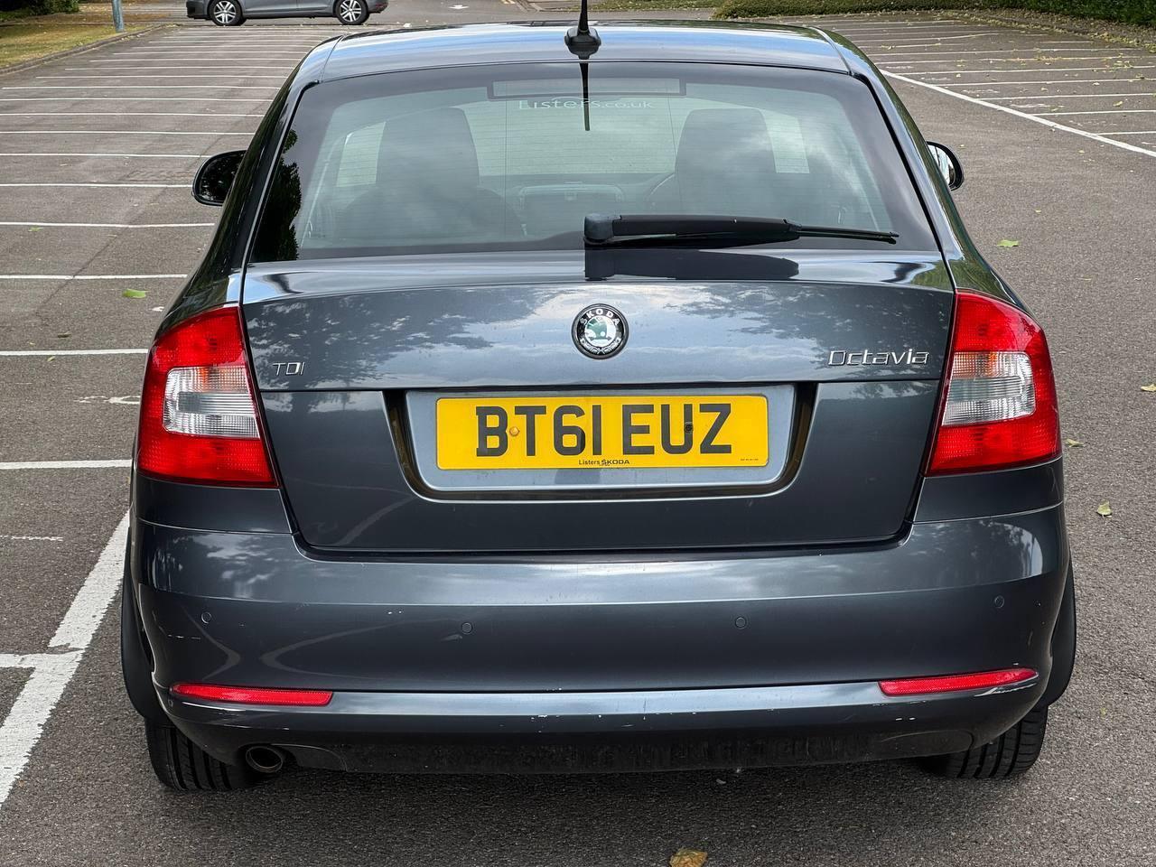 Skoda Octavia 1.6 TDI SE Hatchback 5dr Diesel Manual Euro 5 (105 ps)