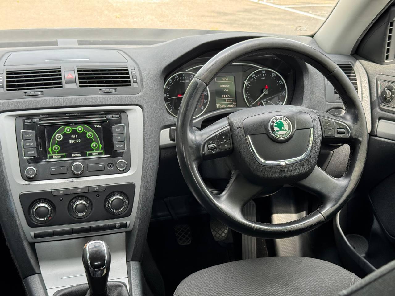Skoda Octavia 1.6 TDI SE Hatchback 5dr Diesel Manual Euro 5 (105 ps)
