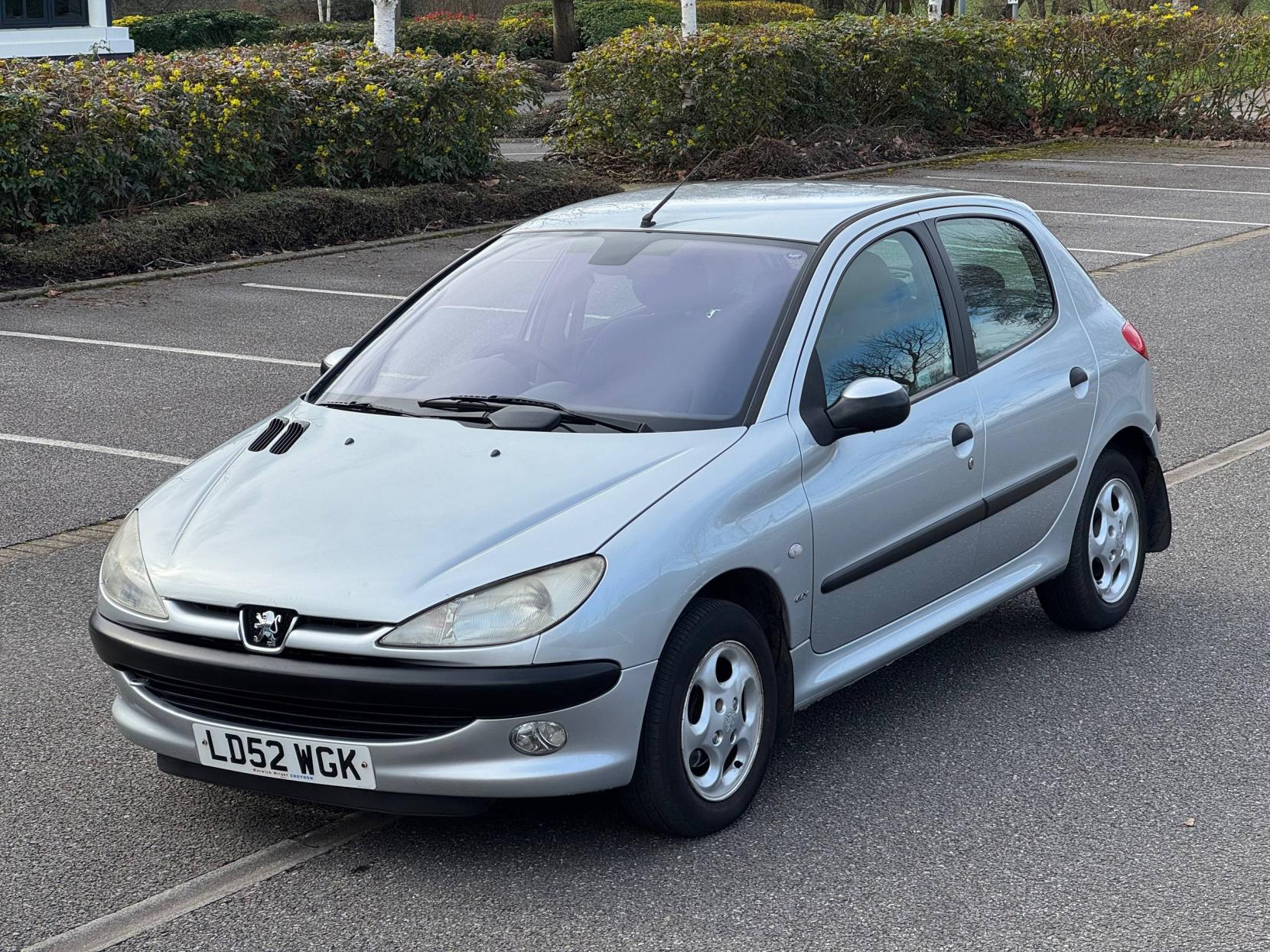 Peugeot 206 1.4 GLX Hatchback 5dr Petrol Manual (a/c) (149 g/km, 75 bhp)