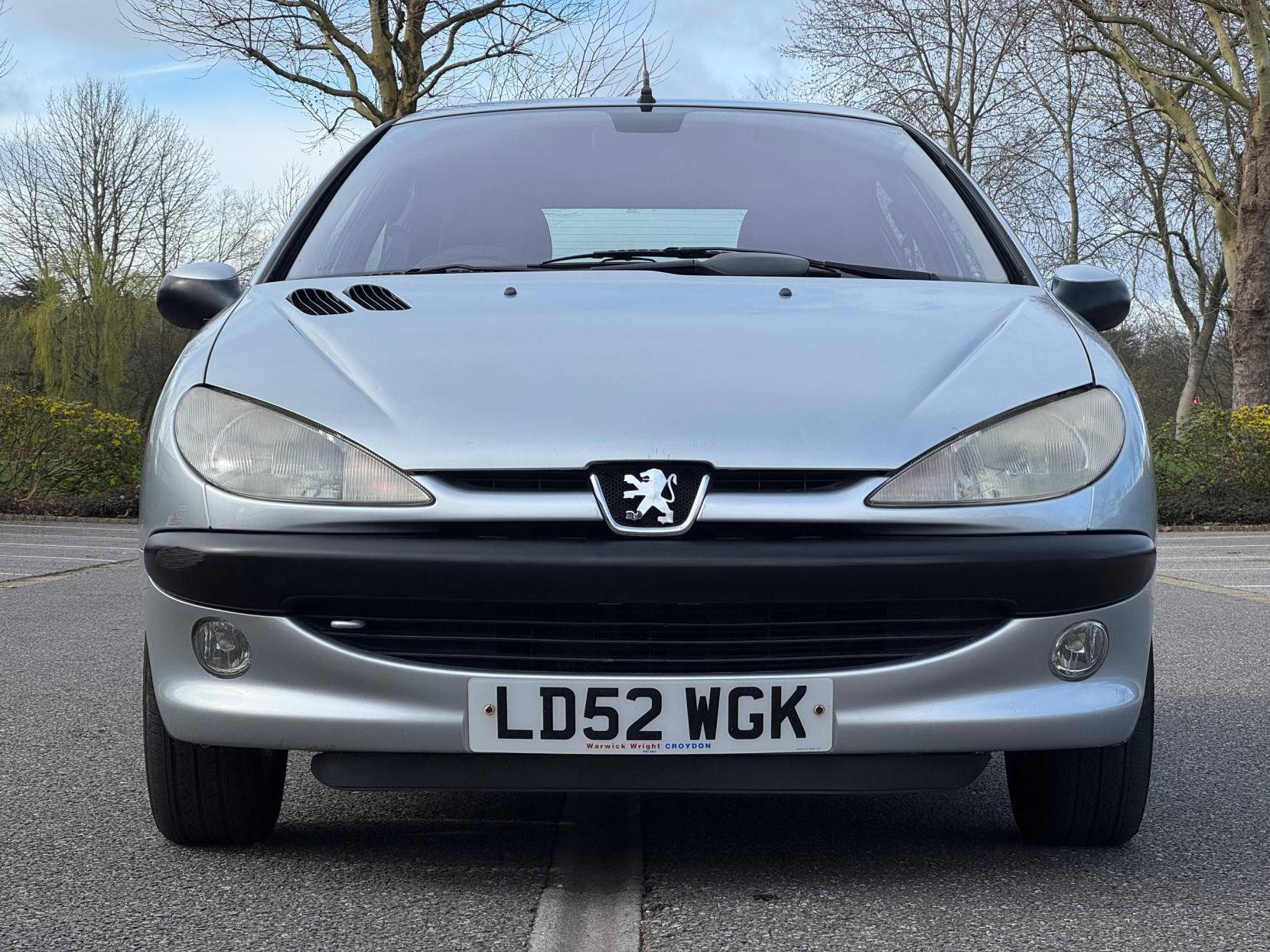 Peugeot 206 1.4 GLX Hatchback 5dr Petrol Manual (a/c) (149 g/km, 75 bhp)