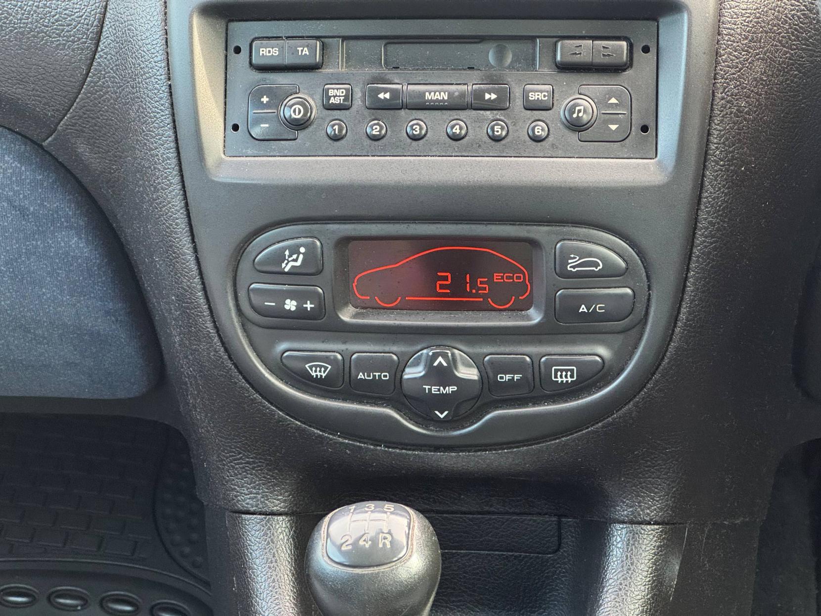 Peugeot 206 1.4 GLX Hatchback 5dr Petrol Manual (a/c) (149 g/km, 75 bhp)