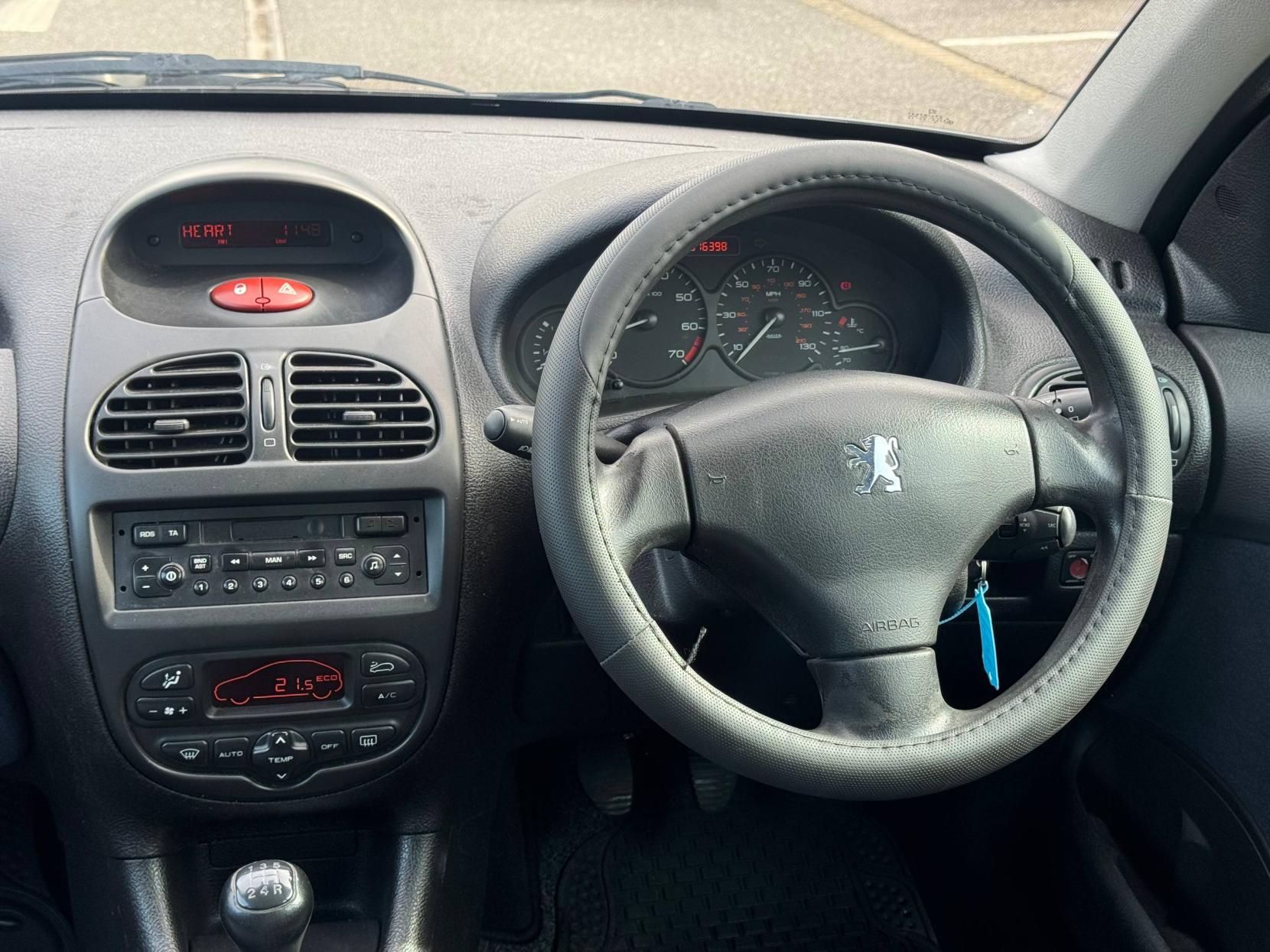 Peugeot 206 1.4 GLX Hatchback 5dr Petrol Manual (a/c) (149 g/km, 75 bhp)