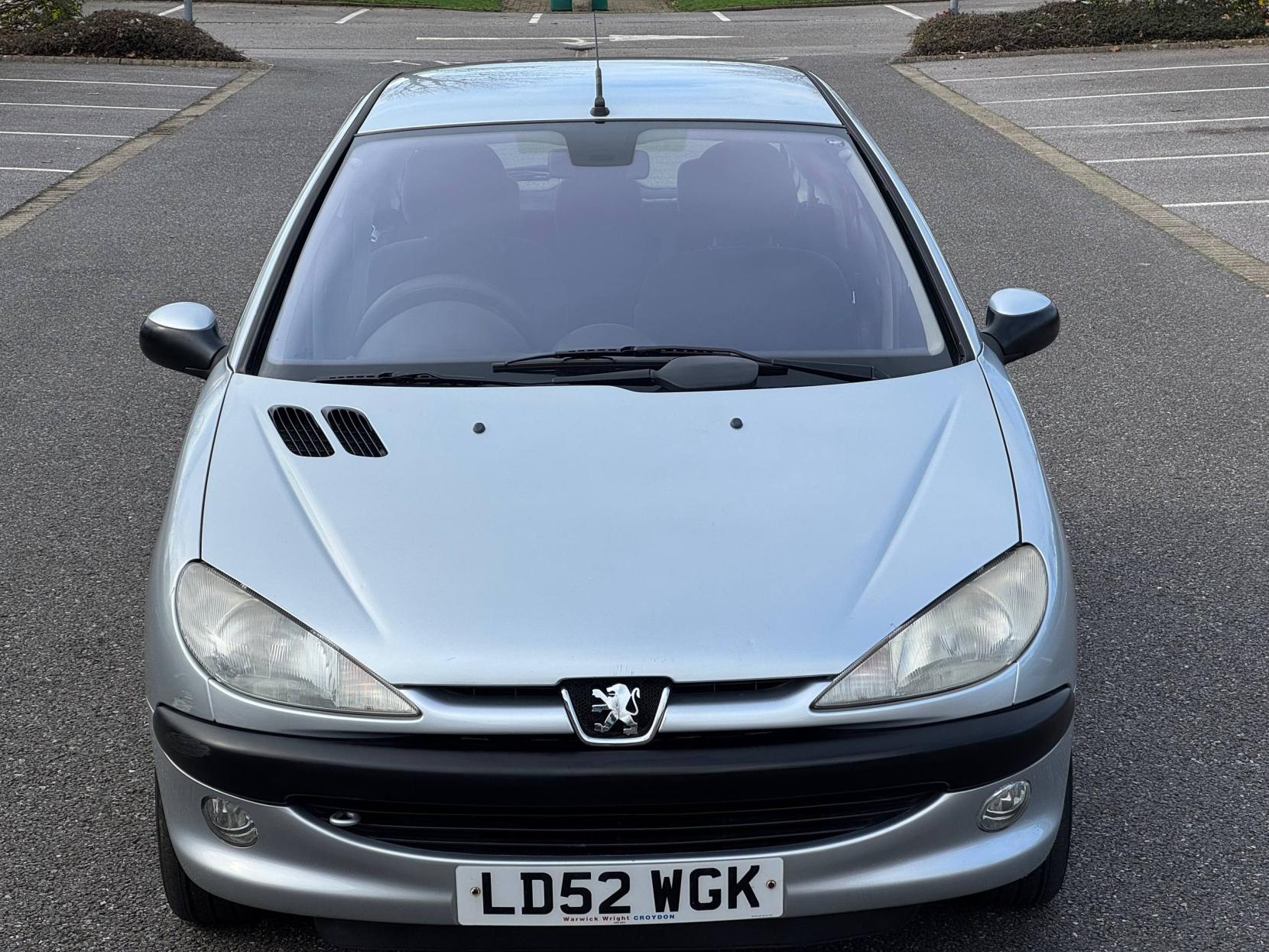 Peugeot 206 1.4 GLX Hatchback 5dr Petrol Manual (a/c) (149 g/km, 75 bhp)