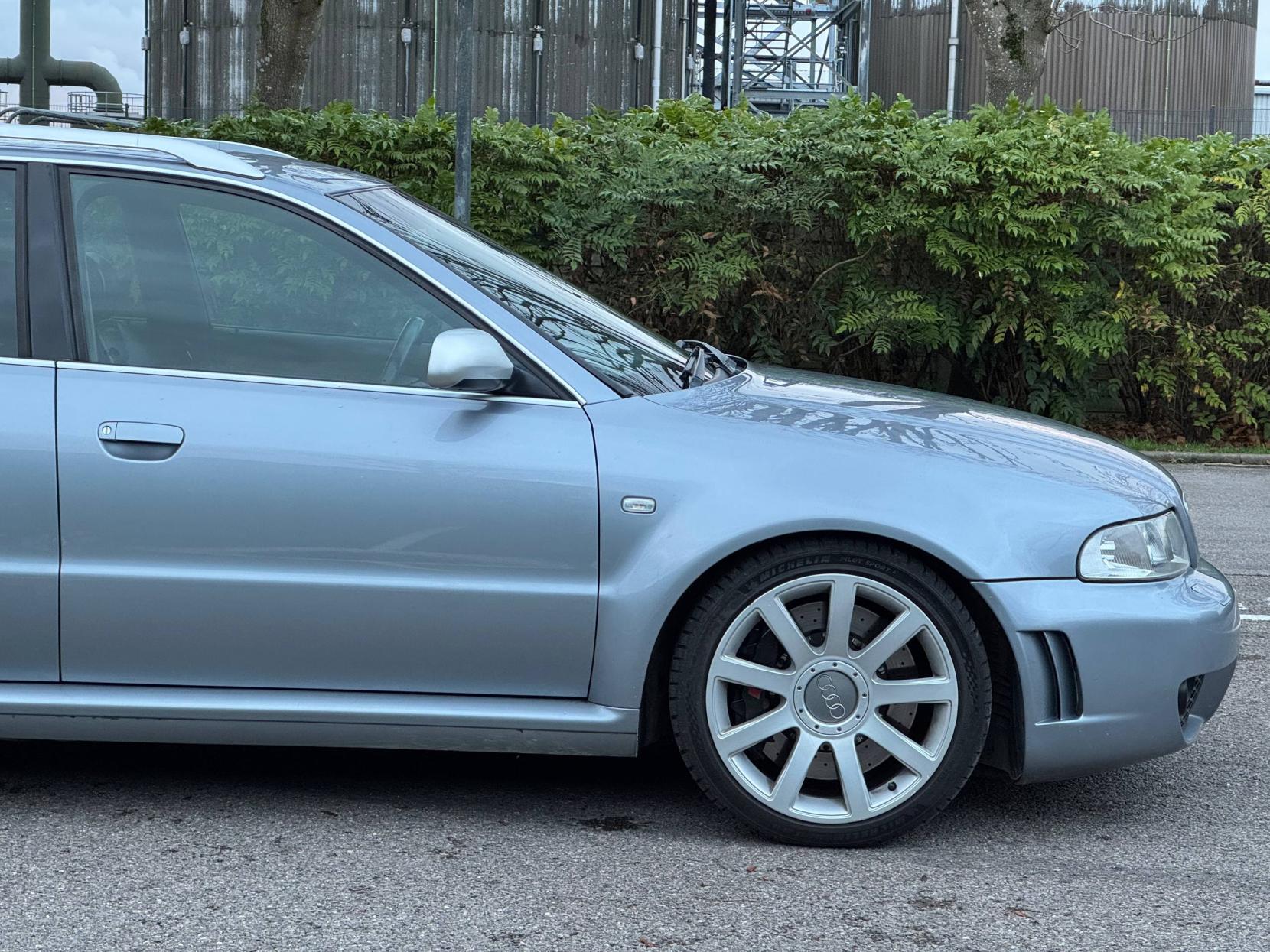 Audi RS4 Avant 2.7 Estate 5dr Petrol Manual quattro (288 g/km, 380 bhp)