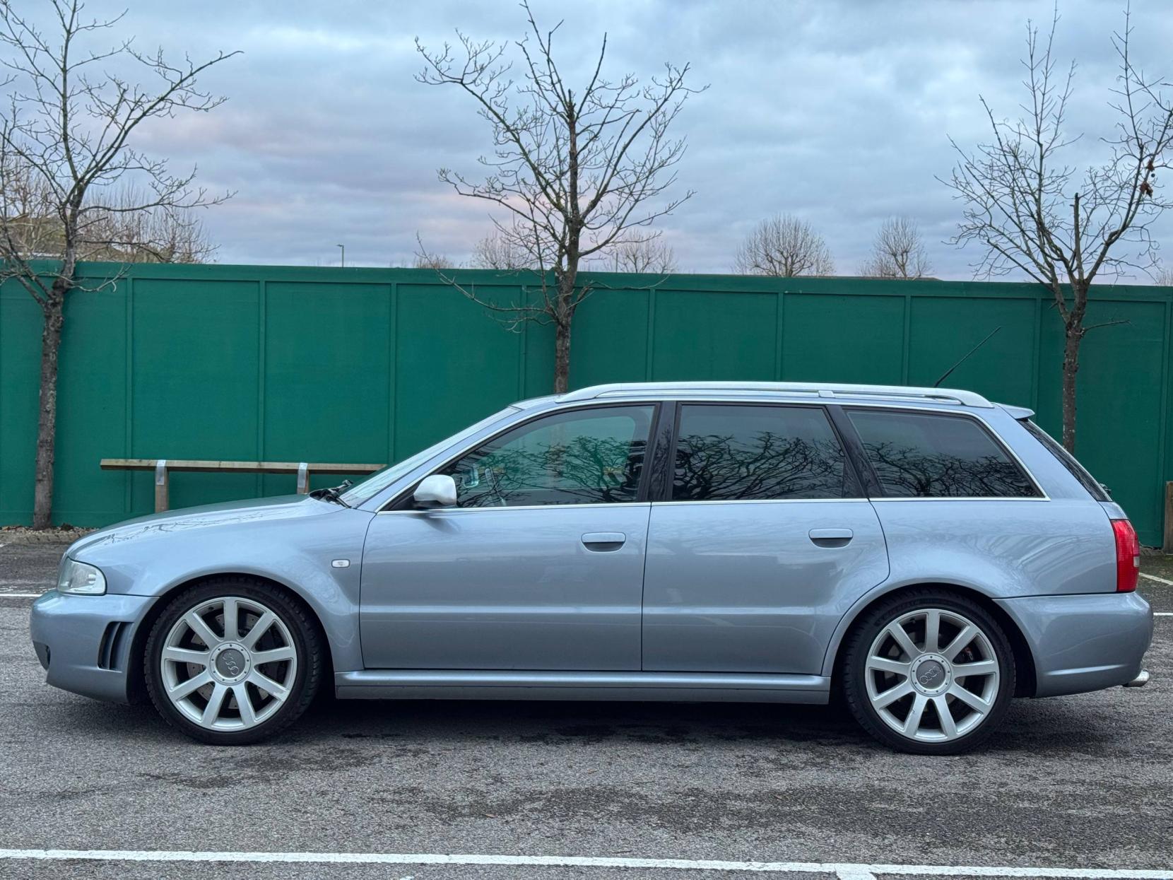 Audi RS4 Avant 2.7 Estate 5dr Petrol Manual quattro (288 g/km, 380 bhp)