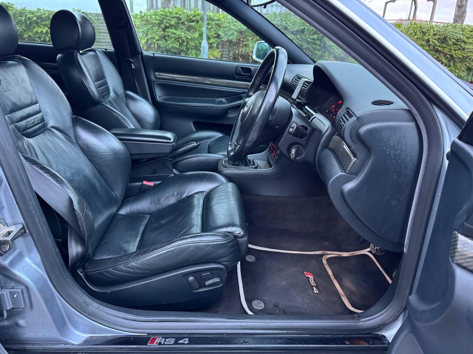 Audi RS4 Avant 2.7 Estate 5dr Petrol Manual quattro (288 g/km, 380 bhp)