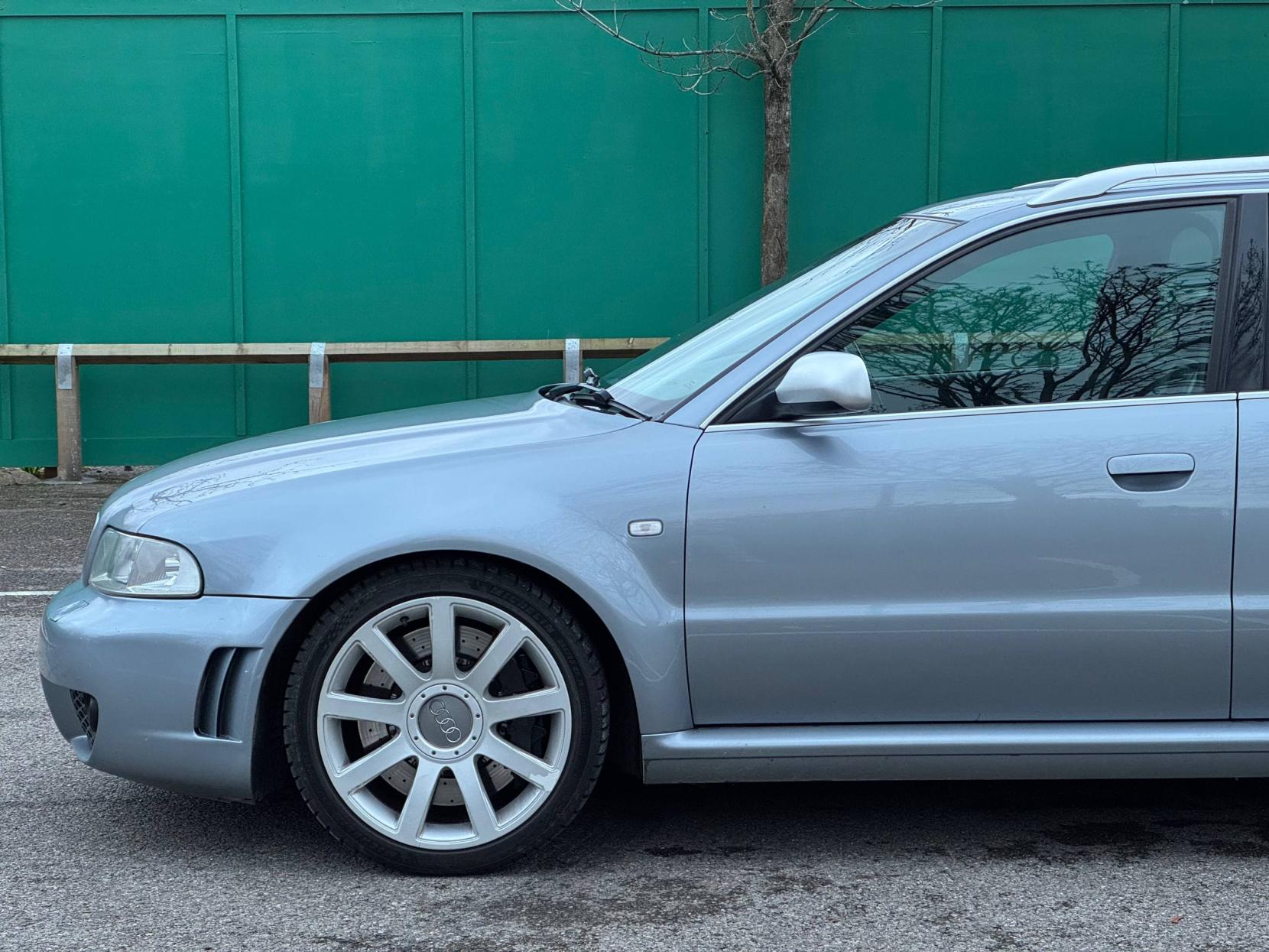 Audi RS4 Avant 2.7 Estate 5dr Petrol Manual quattro (288 g/km, 380 bhp)