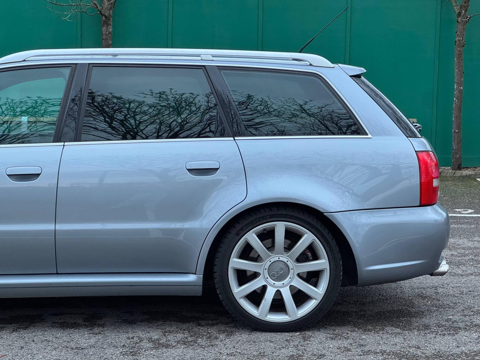 Audi RS4 Avant 2.7 Estate 5dr Petrol Manual quattro (288 g/km, 380 bhp)