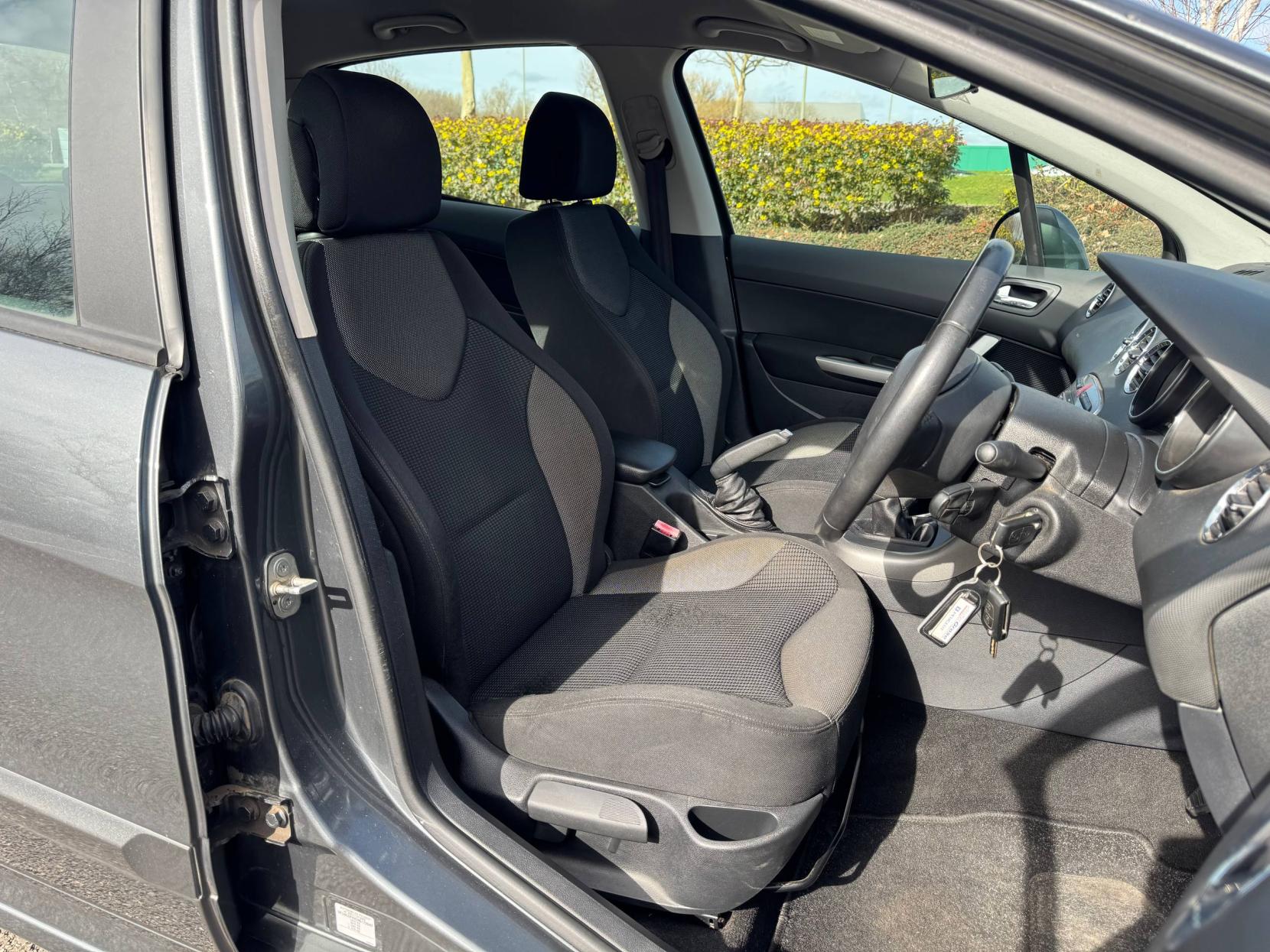 Peugeot 308 1.6 VTi Sport Hatchback 5dr Petrol Manual (159 g/km, 120 bhp)