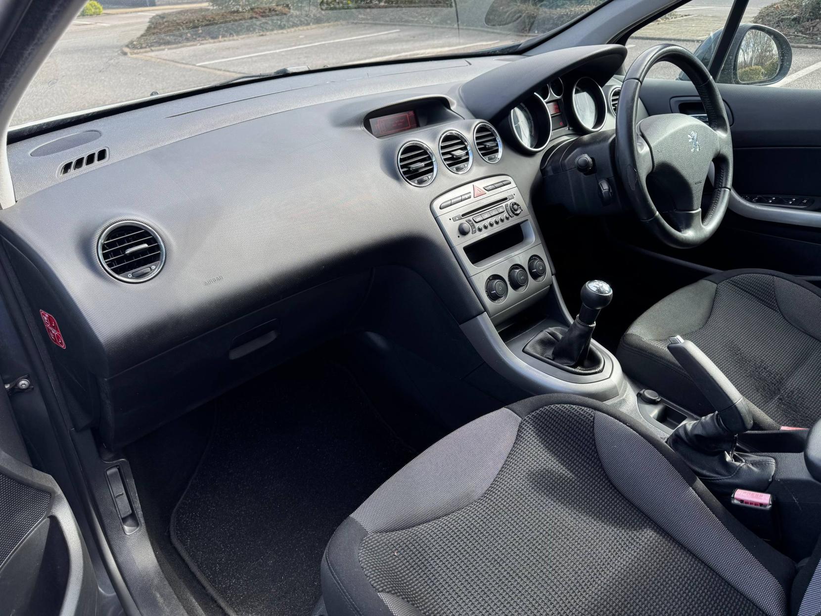 Peugeot 308 1.6 VTi Sport Hatchback 5dr Petrol Manual (159 g/km, 120 bhp)