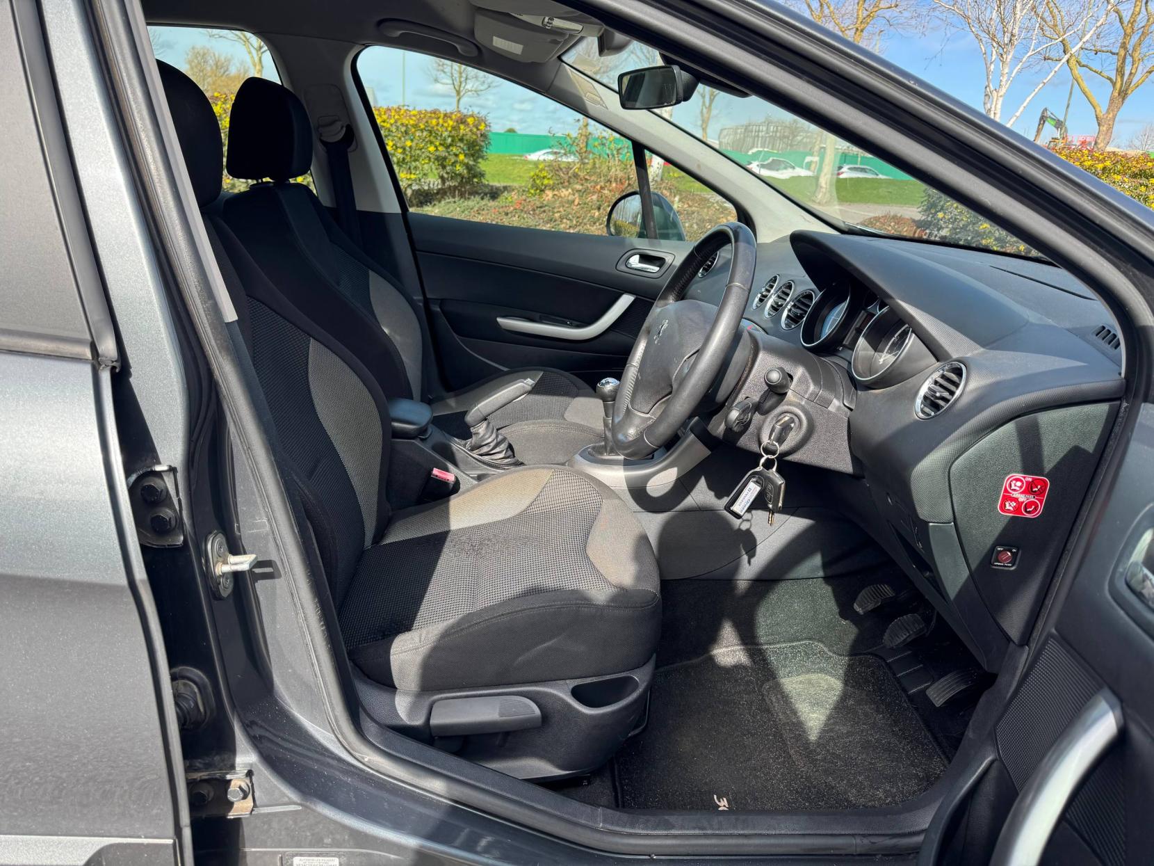 Peugeot 308 1.6 VTi Sport Hatchback 5dr Petrol Manual (159 g/km, 120 bhp)