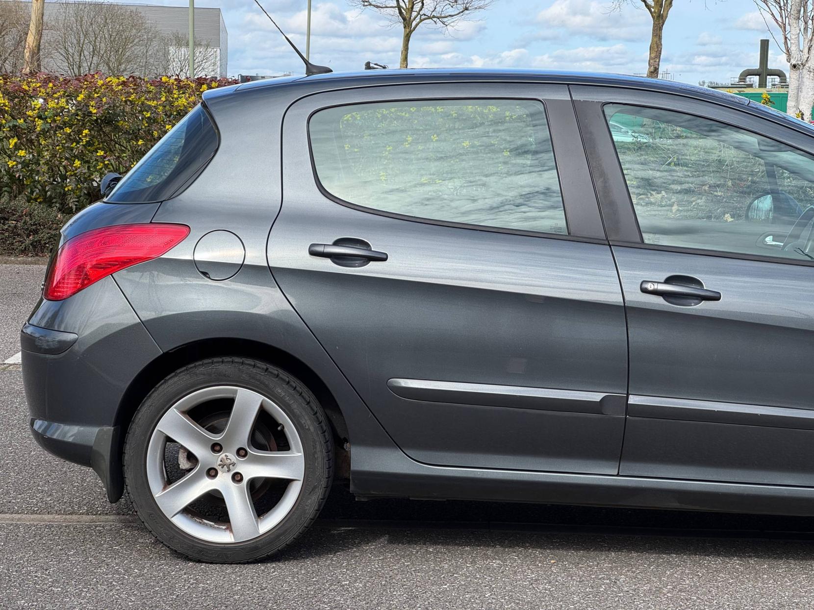 Peugeot 308 1.6 VTi Sport Hatchback 5dr Petrol Manual (159 g/km, 120 bhp)