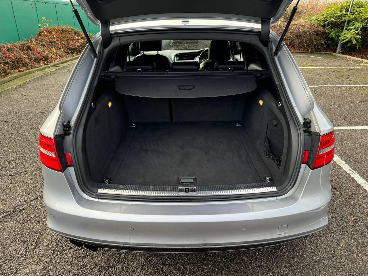 Audi A4 Avant 2.0 TDI S line Estate 5dr Diesel Multitronic Euro 6 (s/s) (Nav) (190 ps)