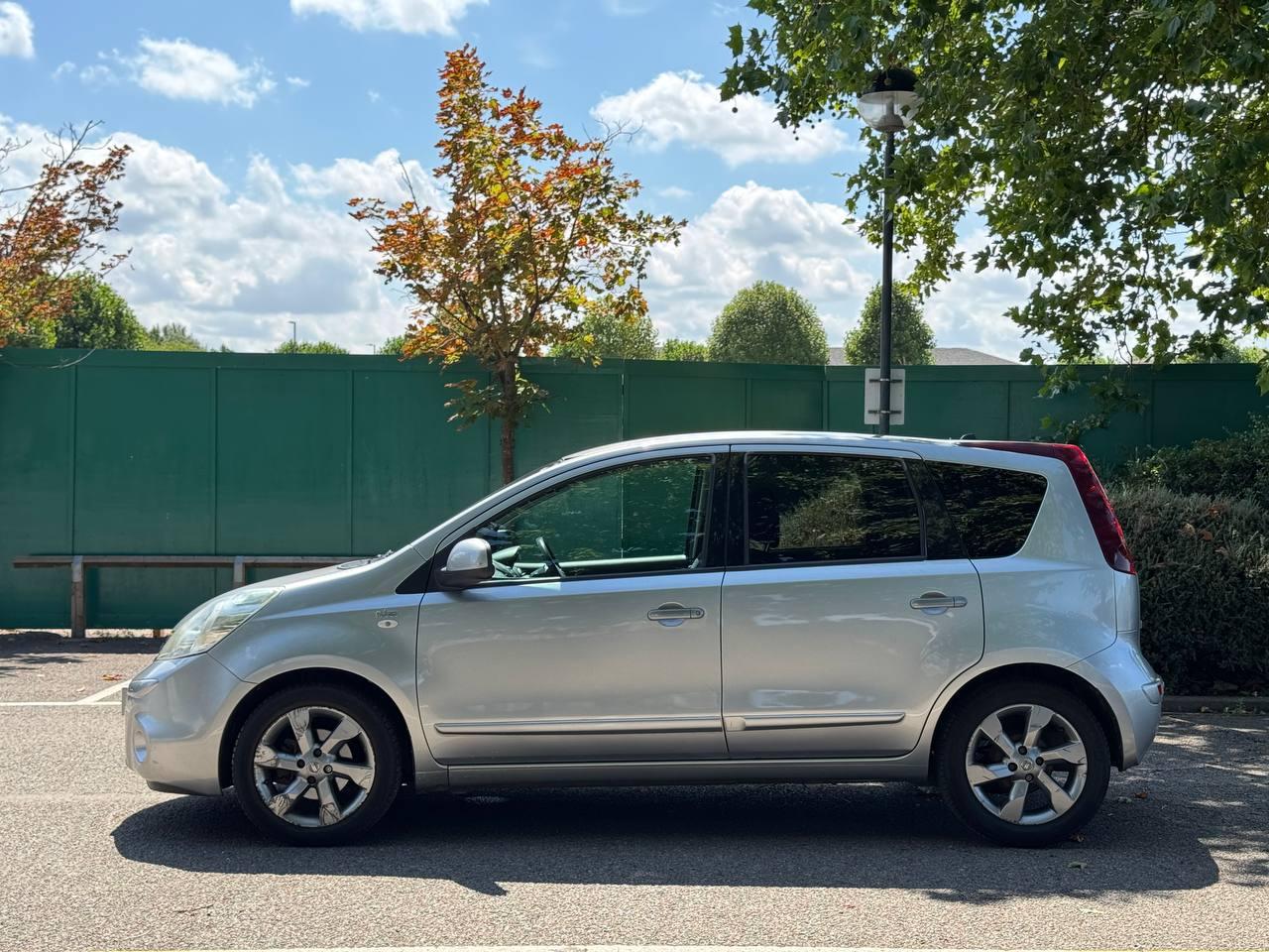Nissan Note 1.6 16V n-tec Hatchback 5dr Petrol Auto Euro 5 (110 ps)