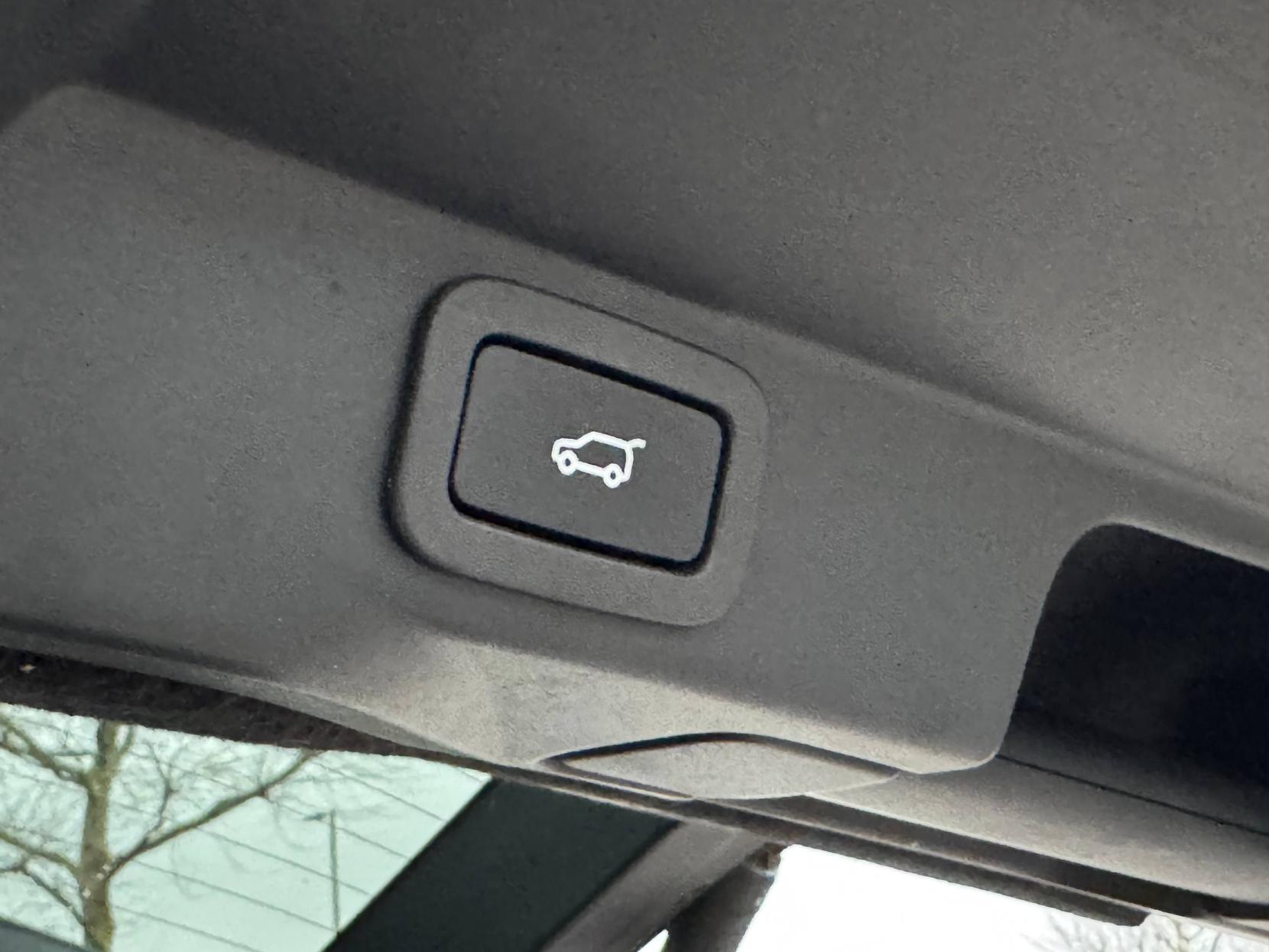 Land Rover Range Rover Sport 4.4 SD V8 Autobiography Dynamic SUV 5dr Diesel Auto 4WD Euro 6 (s/s) (339 ps)