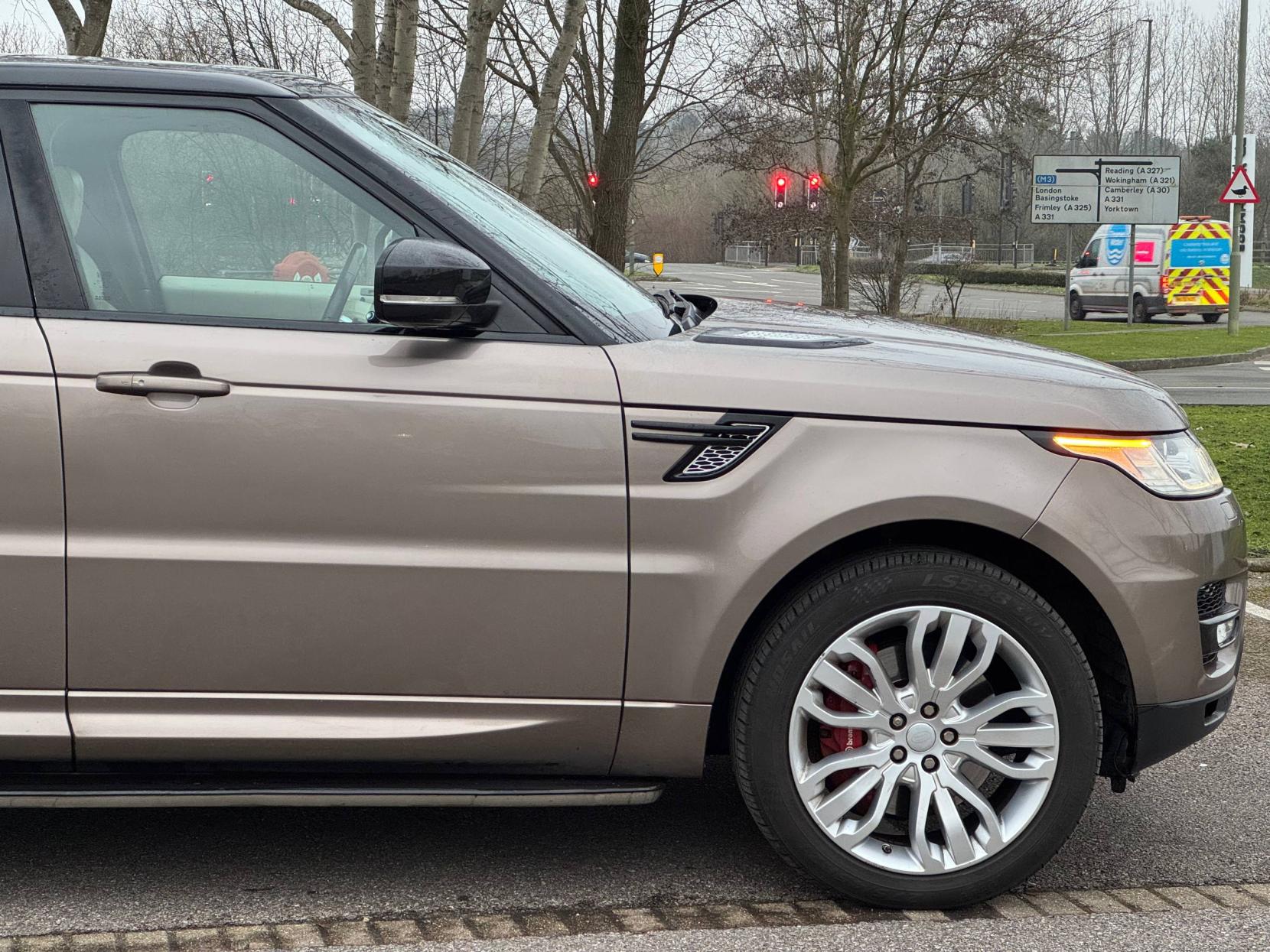 Land Rover Range Rover Sport 4.4 SD V8 Autobiography Dynamic SUV 5dr Diesel Auto 4WD Euro 6 (s/s) (339 ps)