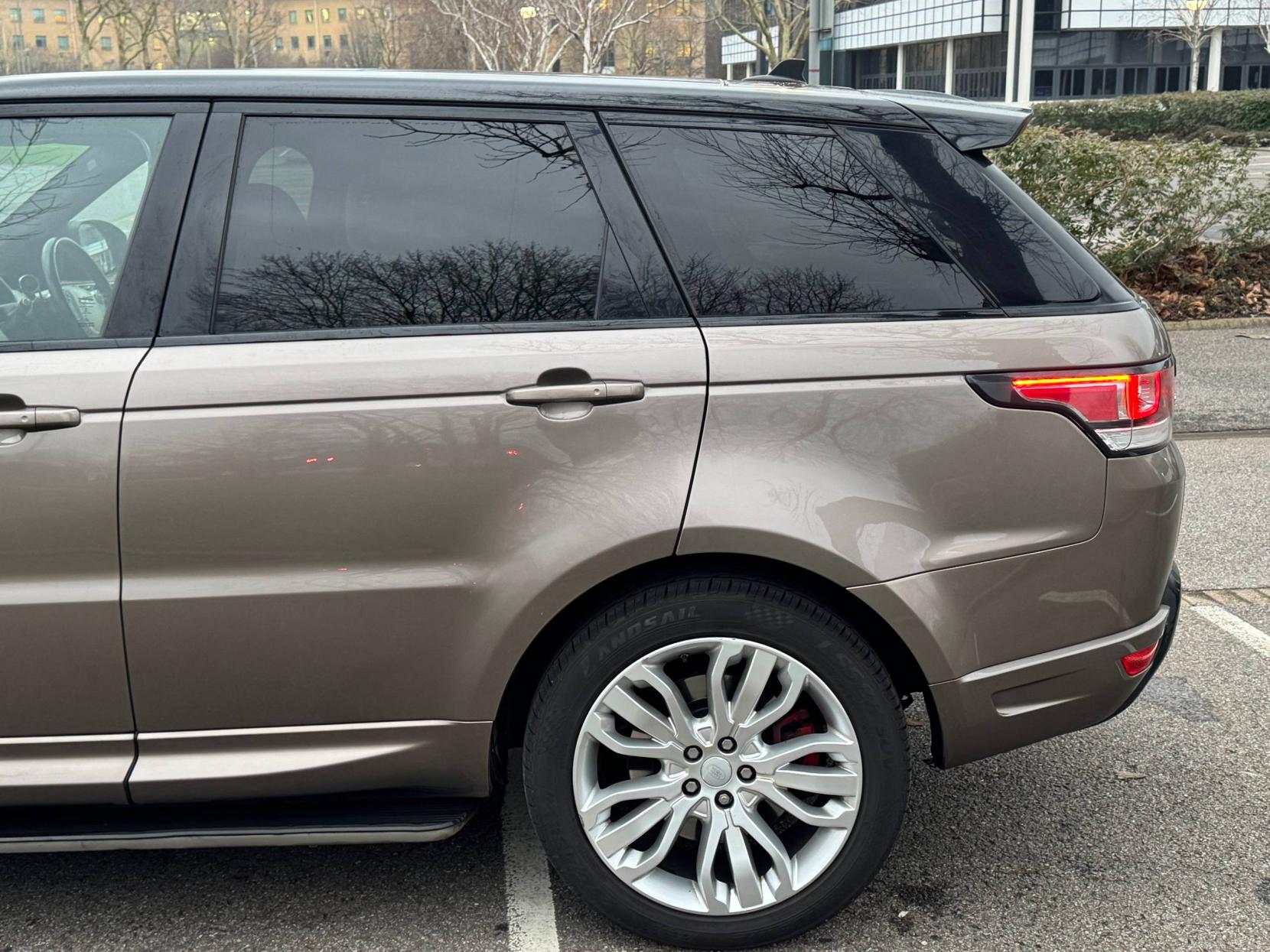 Land Rover Range Rover Sport 4.4 SD V8 Autobiography Dynamic SUV 5dr Diesel Auto 4WD Euro 6 (s/s) (339 ps)