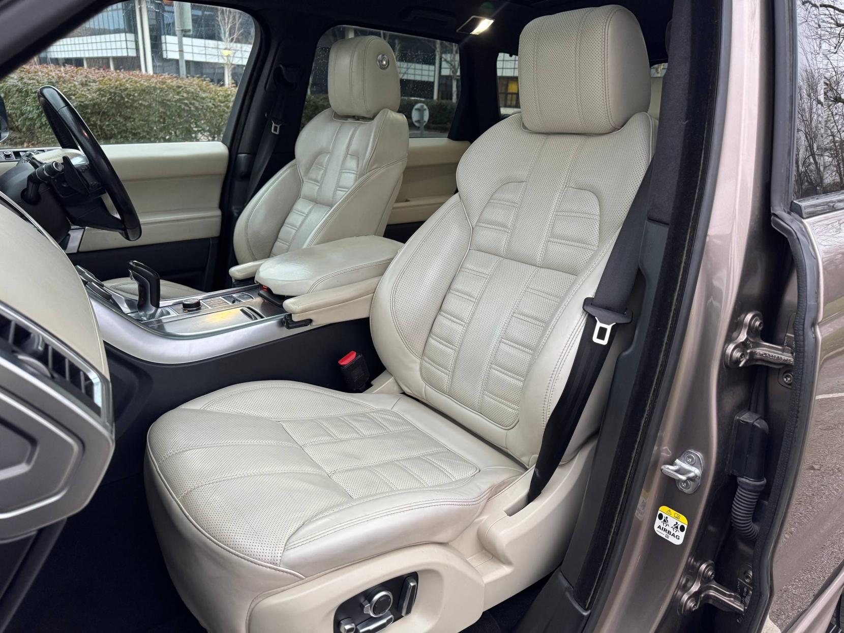 Land Rover Range Rover Sport 4.4 SD V8 Autobiography Dynamic SUV 5dr Diesel Auto 4WD Euro 6 (s/s) (339 ps)