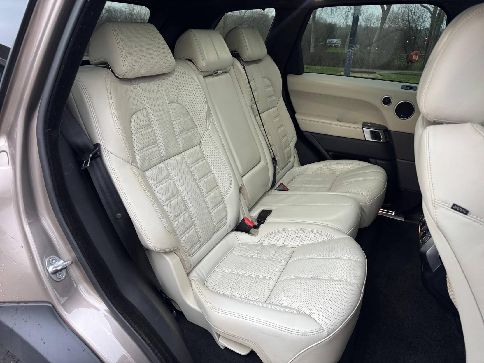 Land Rover Range Rover Sport 4.4 SD V8 Autobiography Dynamic SUV 5dr Diesel Auto 4WD Euro 6 (s/s) (339 ps)