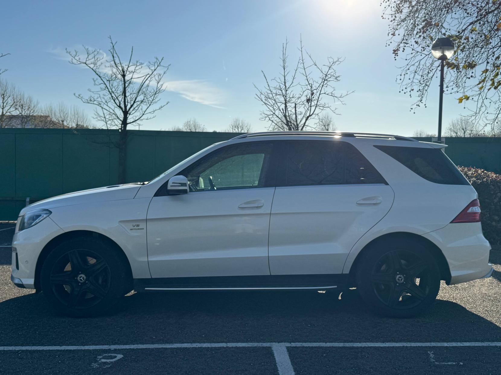 Mercedes-Benz M Class 5.5 ML63 V8 AMG SUV 5dr Petrol G-Tronic 4WD Euro 5 (s/s) (525 ps)