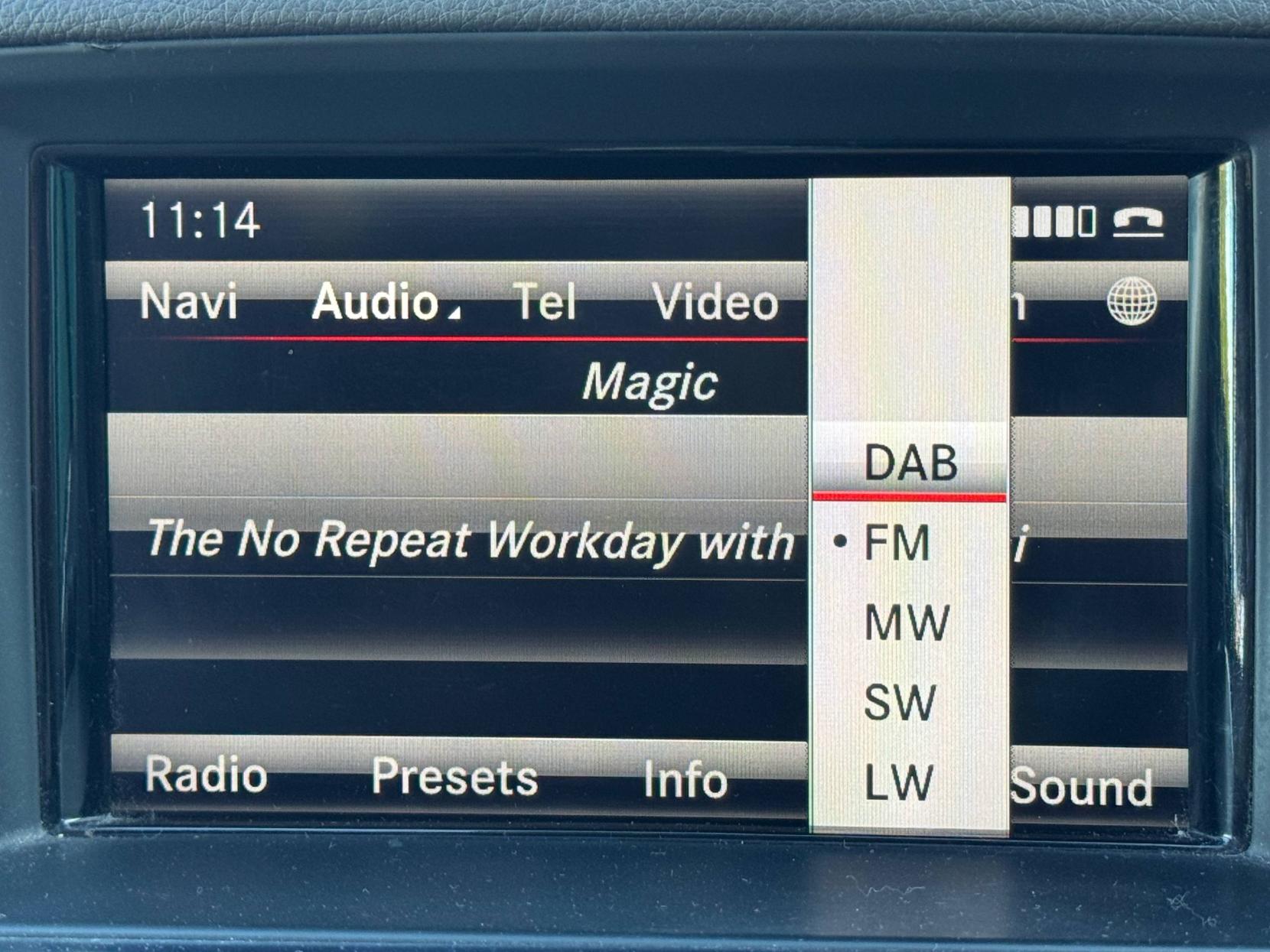 Mercedes-Benz M Class 5.5 ML63 V8 AMG SUV 5dr Petrol G-Tronic 4WD Euro 5 (s/s) (525 ps)