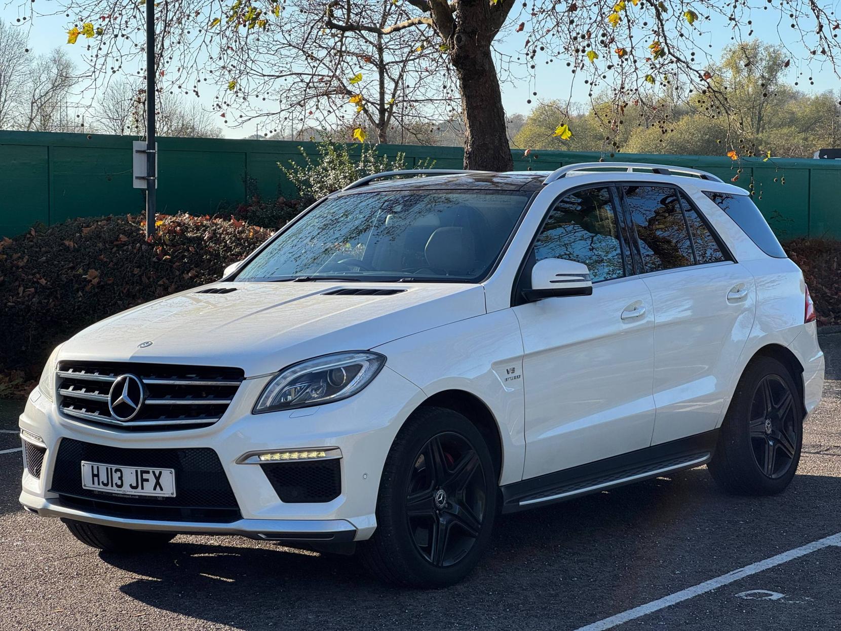 Mercedes-Benz M Class 5.5 ML63 V8 AMG SUV 5dr Petrol G-Tronic 4WD Euro 5 (s/s) (525 ps)