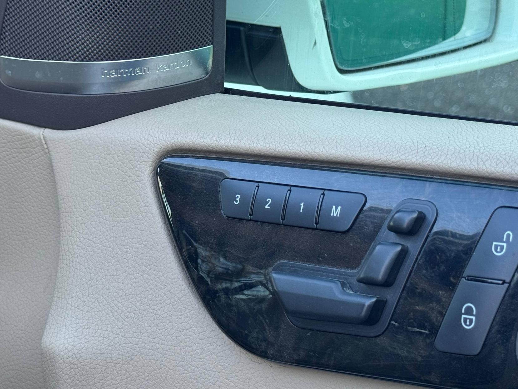 Mercedes-Benz M Class 5.5 ML63 V8 AMG SUV 5dr Petrol G-Tronic 4WD Euro 5 (s/s) (525 ps)