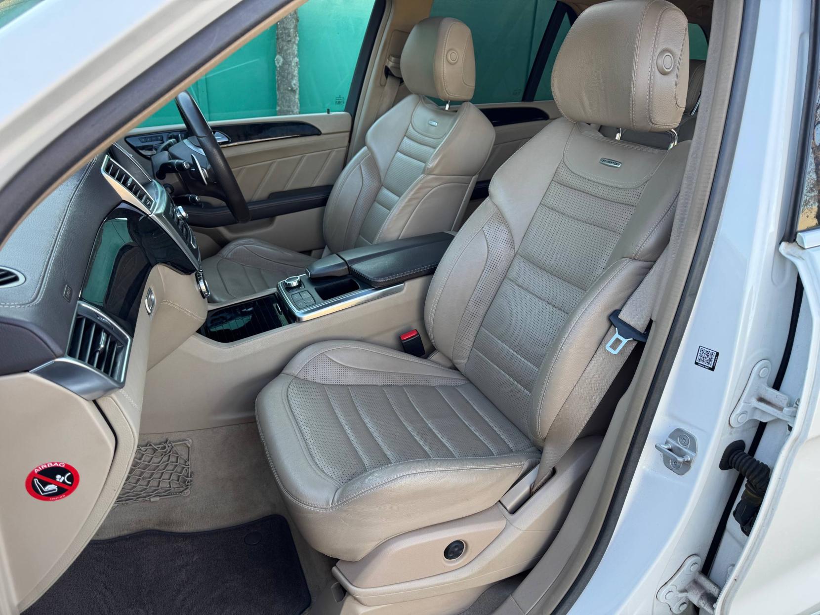 Mercedes-Benz M Class 5.5 ML63 V8 AMG SUV 5dr Petrol G-Tronic 4WD Euro 5 (s/s) (525 ps)