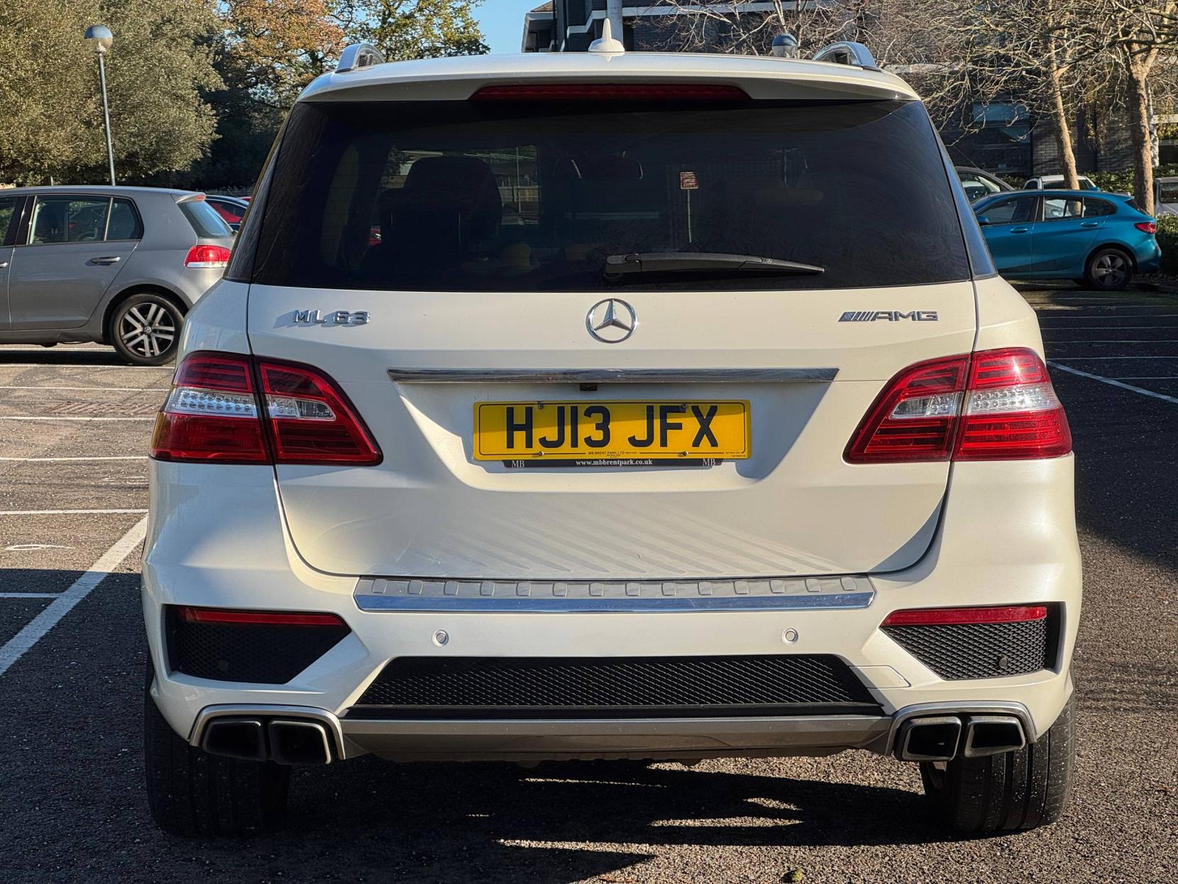 Mercedes-Benz M Class 5.5 ML63 V8 AMG SUV 5dr Petrol G-Tronic 4WD Euro 5 (s/s) (525 ps)