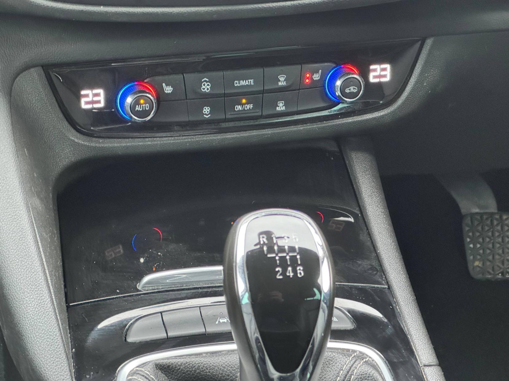 Vauxhall Insignia 1.5i Turbo Elite Nav Sports Tourer 5dr Petrol Manual Euro 6 (s/s) (165 ps)