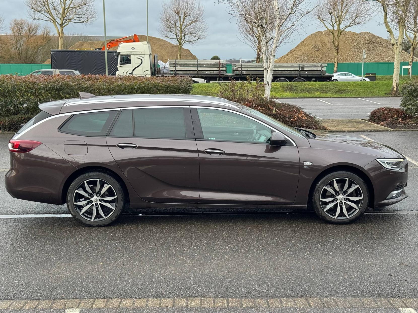 Vauxhall Insignia 1.5i Turbo Elite Nav Sports Tourer 5dr Petrol Manual Euro 6 (s/s) (165 ps)