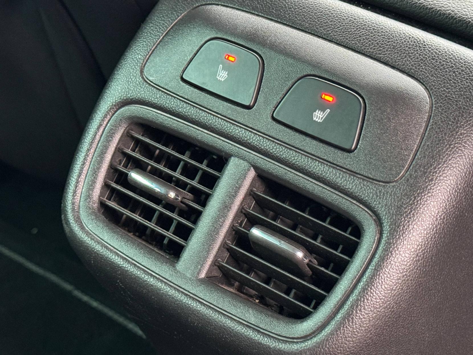 Vauxhall Insignia 1.5i Turbo Elite Nav Sports Tourer 5dr Petrol Manual Euro 6 (s/s) (165 ps)