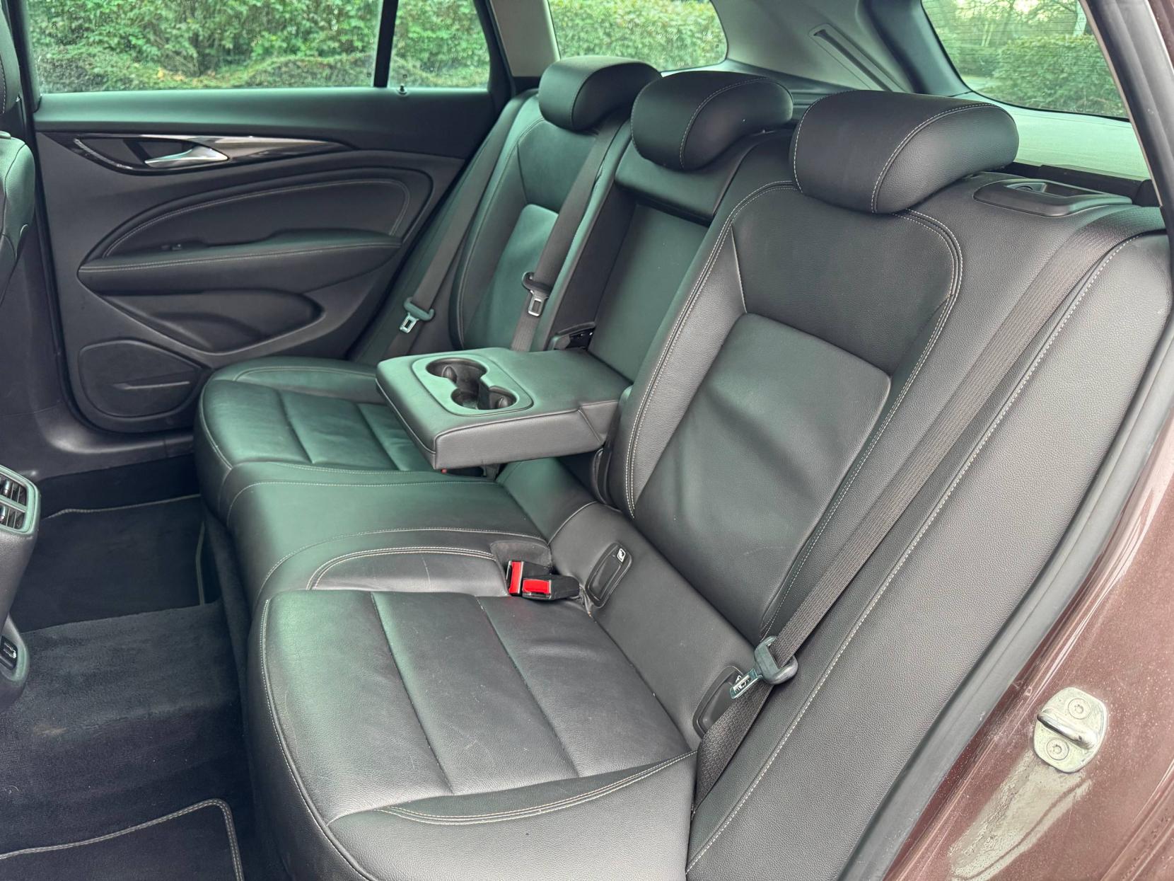 Vauxhall Insignia 1.5i Turbo Elite Nav Sports Tourer 5dr Petrol Manual Euro 6 (s/s) (165 ps)