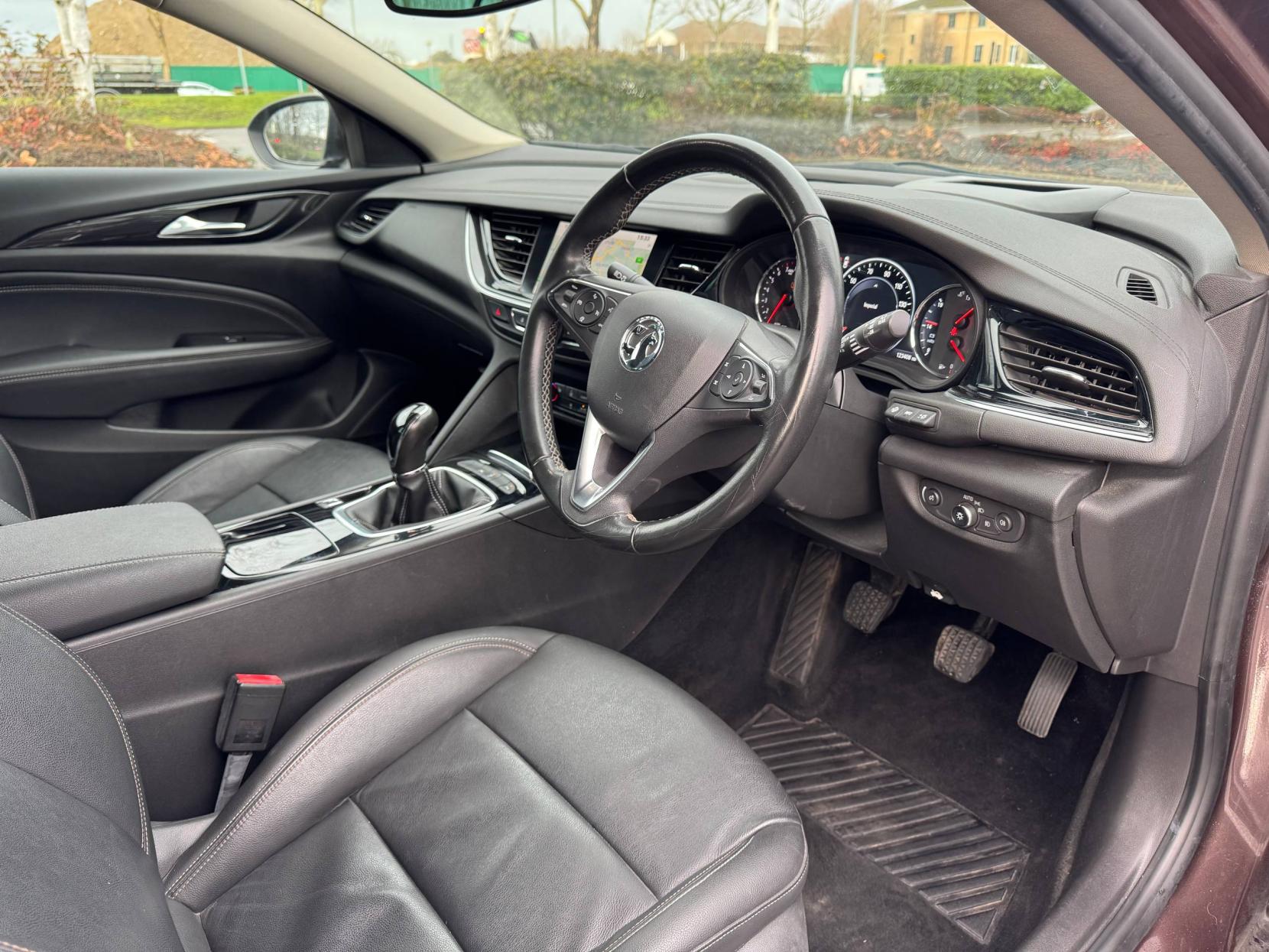 Vauxhall Insignia 1.5i Turbo Elite Nav Sports Tourer 5dr Petrol Manual Euro 6 (s/s) (165 ps)