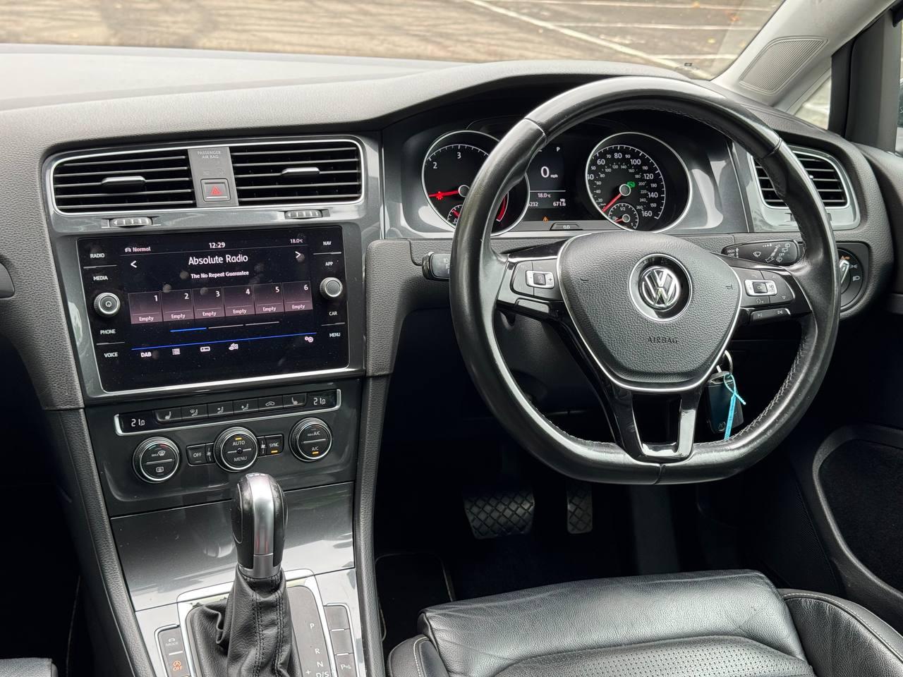 Volkswagen Golf 1.6 TDI BlueMotion Tech SE Nav Estate 5dr Diesel DSG Euro 6 (s/s) (115 ps)