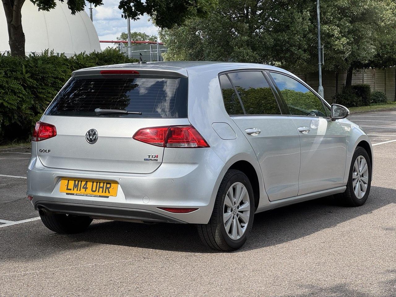 Volkswagen Golf 1.6 TDI BlueMotion Tech SE Hatchback 5dr Diesel DSG Euro 5 (s/s) (105 ps)