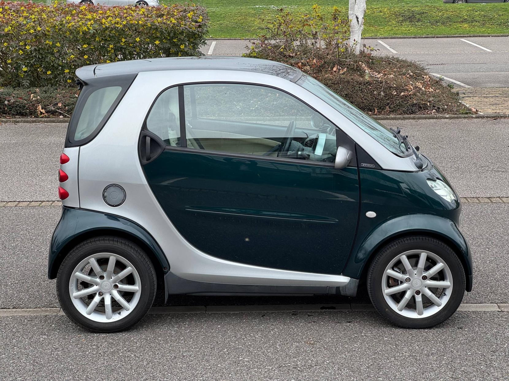 Smart fortwo 0.7 City Grandstyle Hatchback 3dr Petrol Automatic (116 g/km, 61 bhp)
