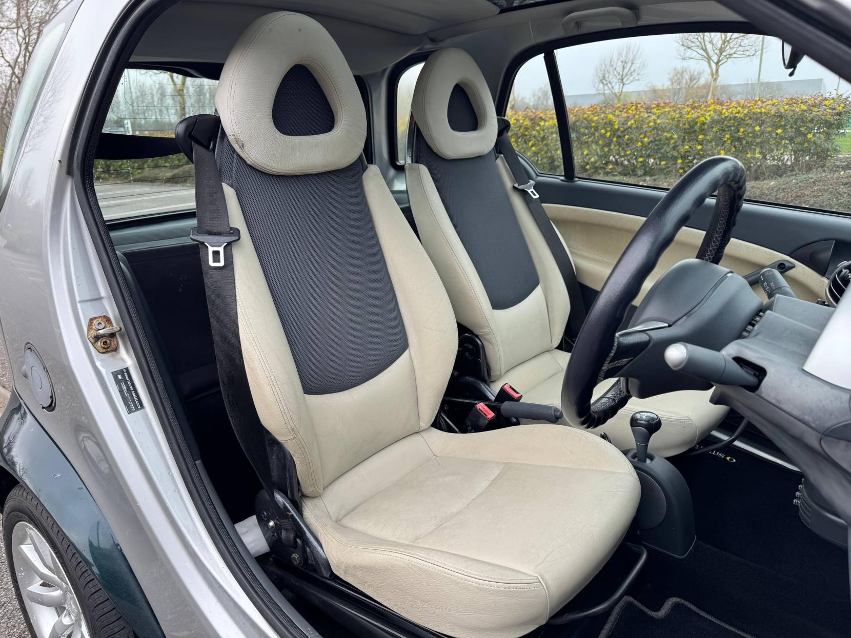 Smart fortwo 0.7 City Grandstyle Hatchback 3dr Petrol Automatic (116 g/km, 61 bhp)