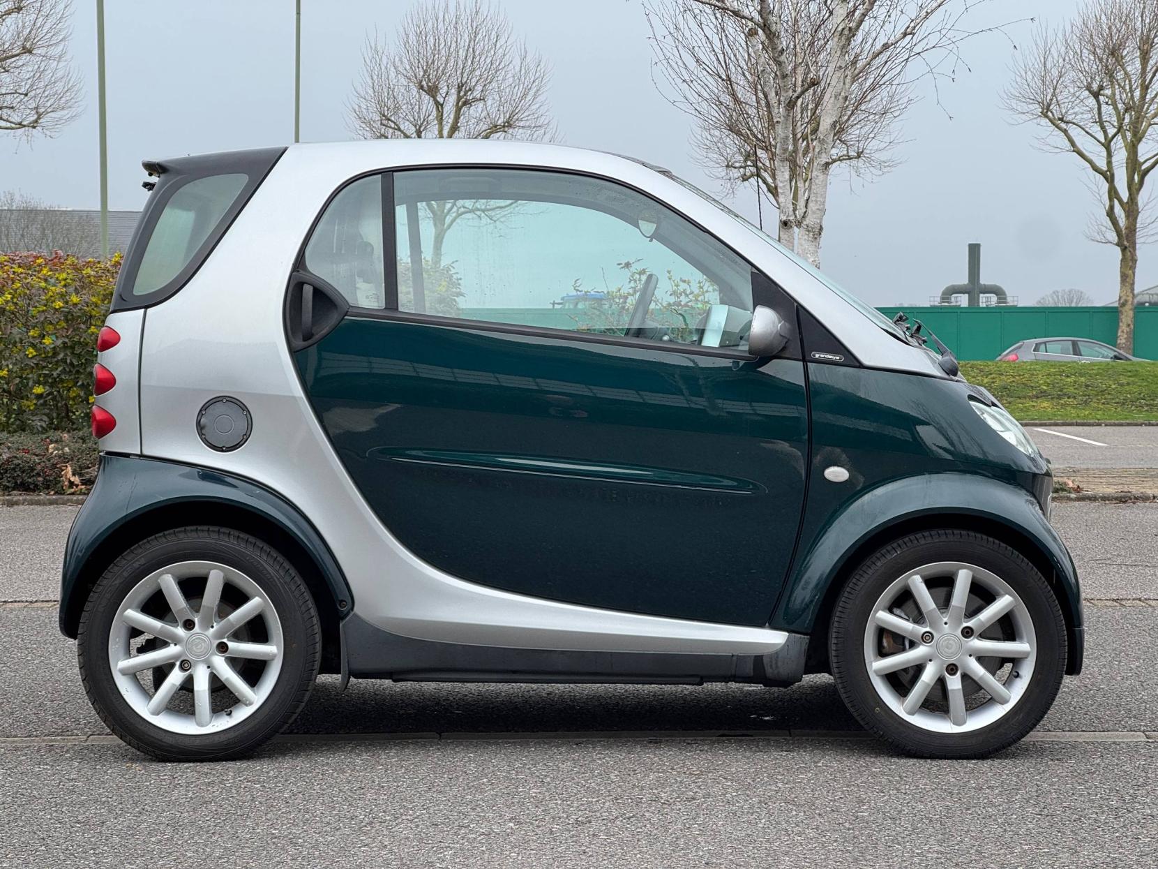 Smart fortwo 0.7 City Grandstyle Hatchback 3dr Petrol Automatic (116 g/km, 61 bhp)