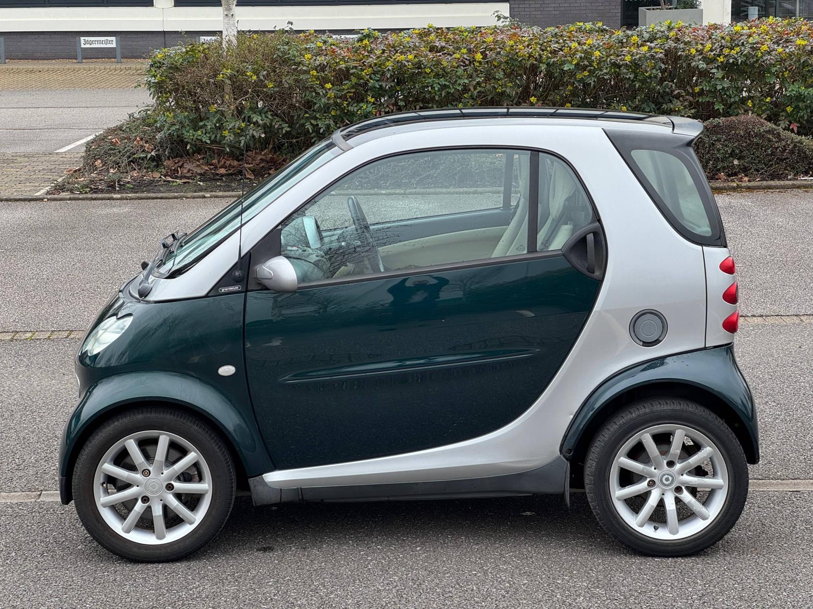 Smart fortwo 0.7 City Grandstyle Hatchback 3dr Petrol Automatic (116 g/km, 61 bhp)