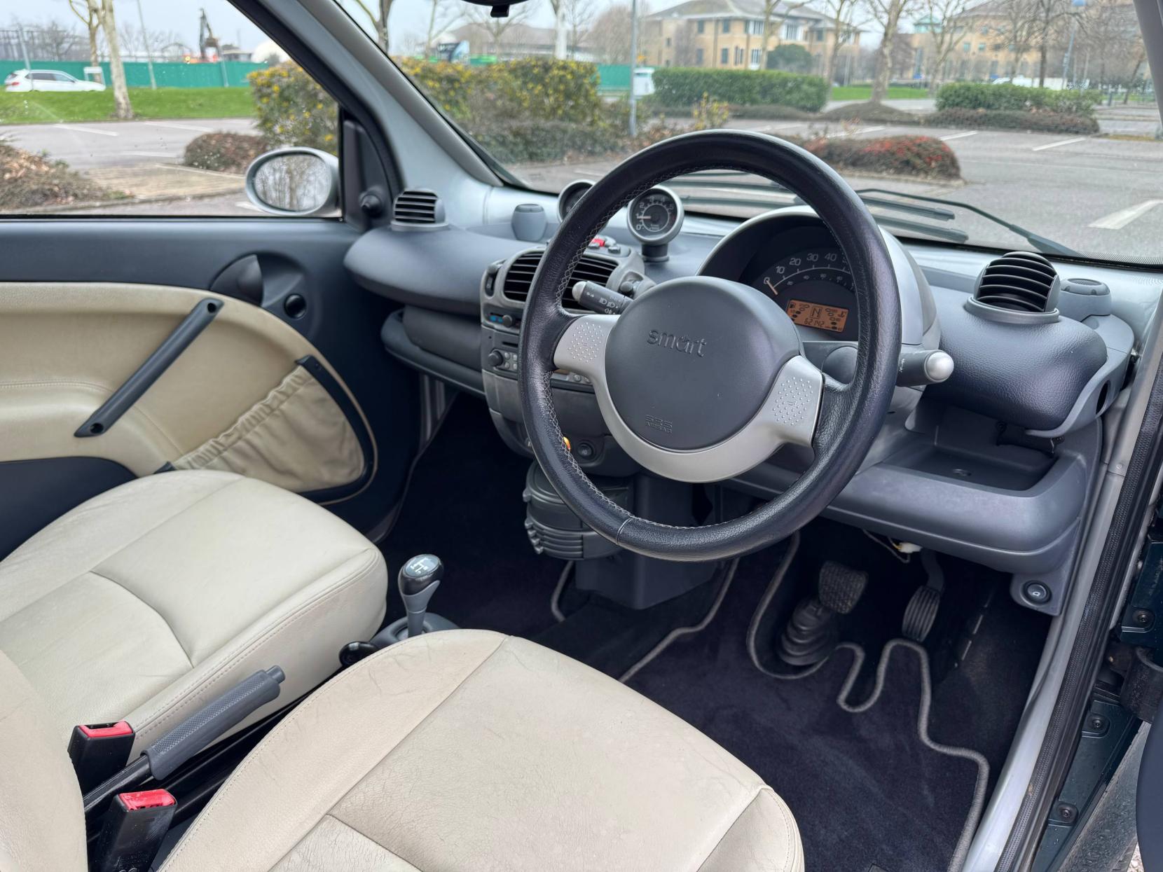 Smart fortwo 0.7 City Grandstyle Hatchback 3dr Petrol Automatic (116 g/km, 61 bhp)