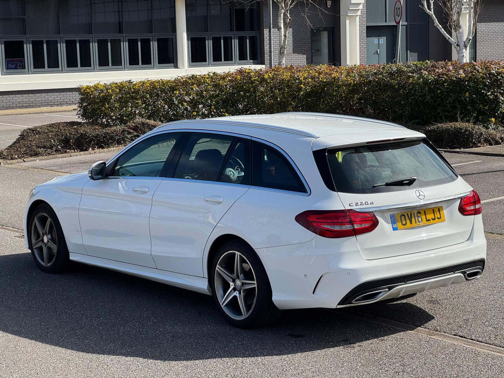 Mercedes-Benz C Class 2.1 C220d AMG Line Estate 5dr Diesel Manual Euro 6 (s/s) (170 ps)