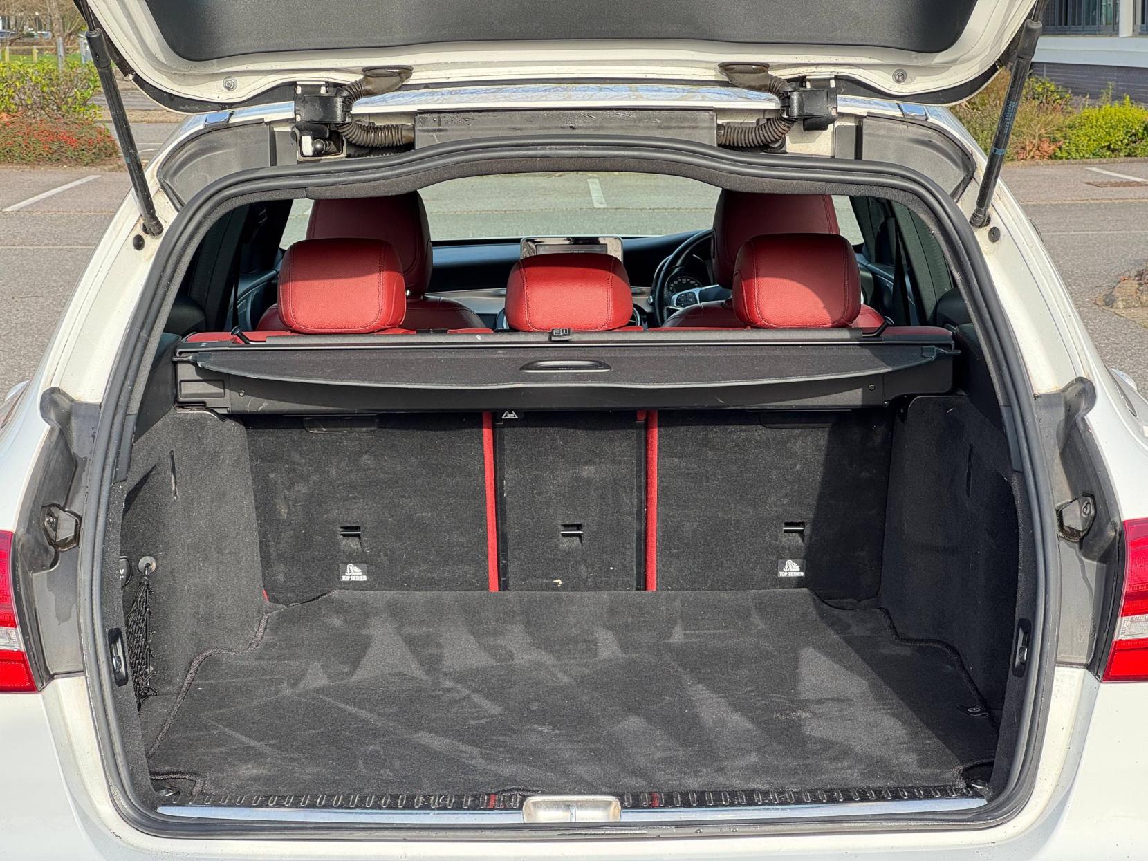 Mercedes-Benz C Class 2.1 C220d AMG Line Estate 5dr Diesel Manual Euro 6 (s/s) (170 ps)