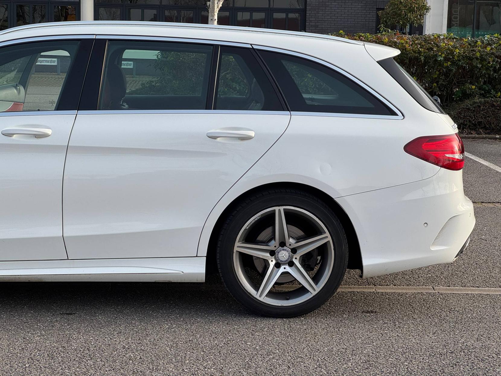 Mercedes-Benz C Class 2.1 C220d AMG Line Estate 5dr Diesel Manual Euro 6 (s/s) (170 ps)